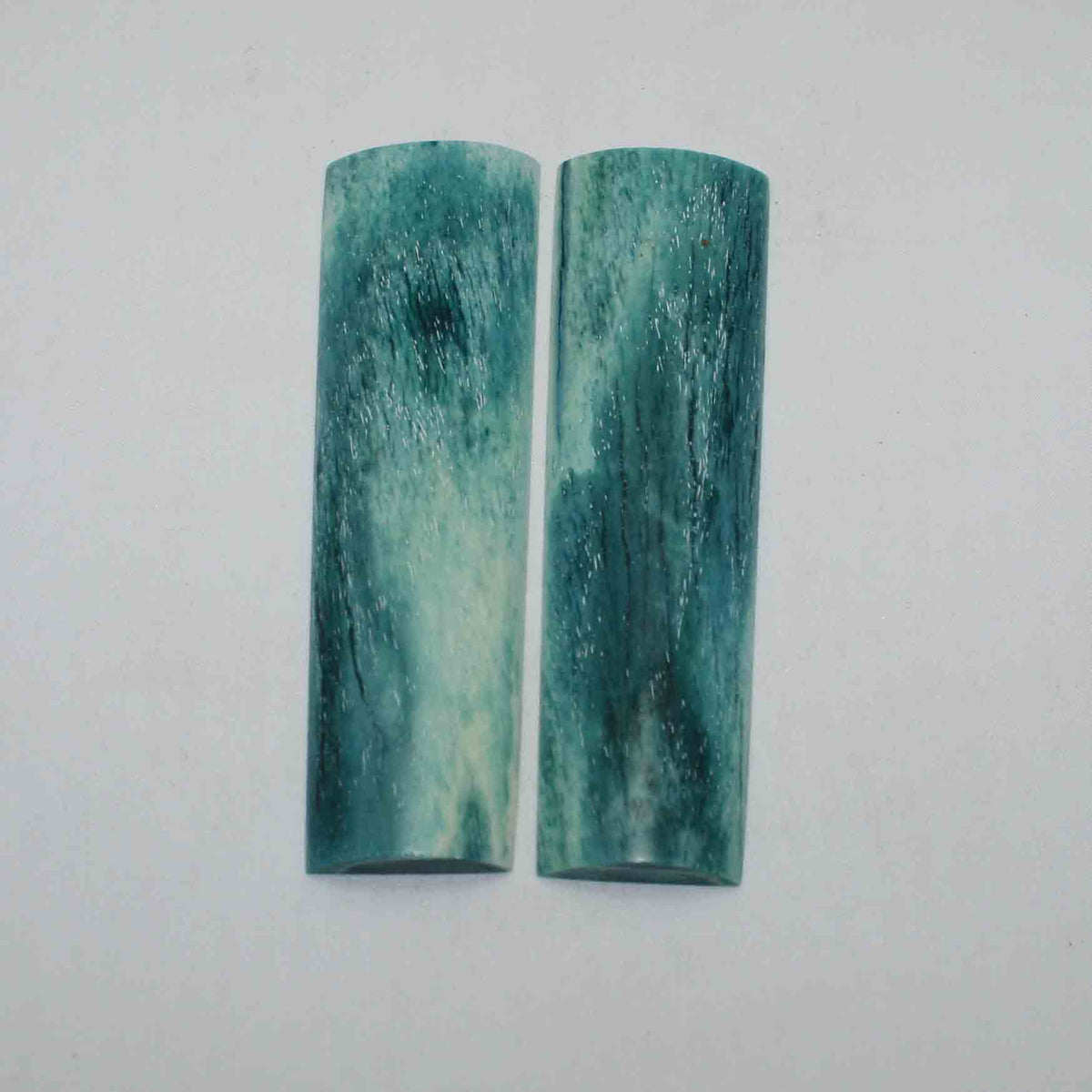 NB104JS21 Giraffe Bone Scales