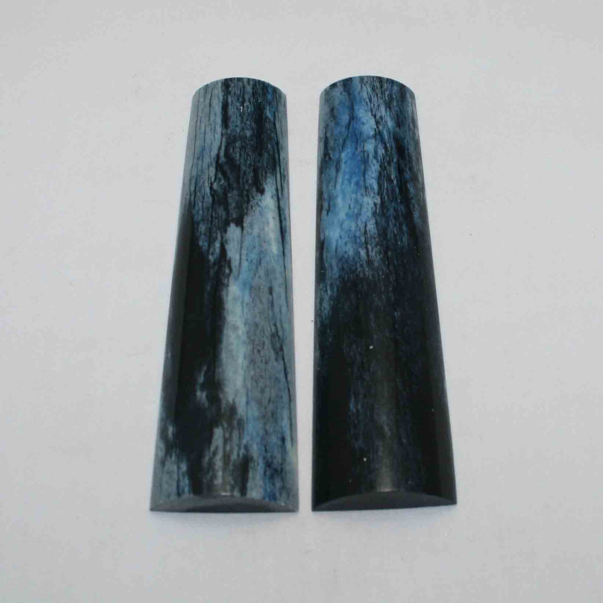 NB104JS37 Giraffe Bone Scales