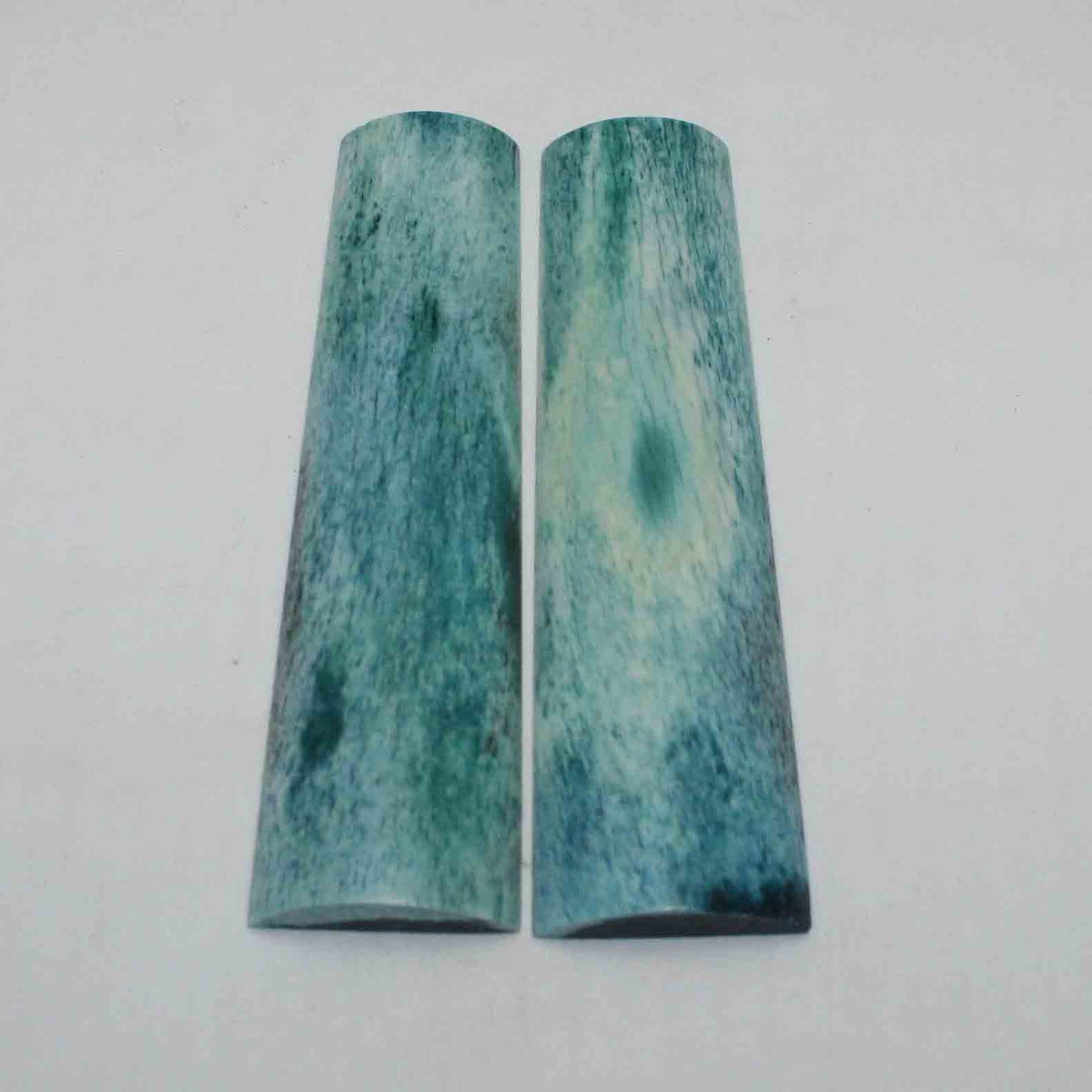 NB104JS41 Giraffe Bone Scales