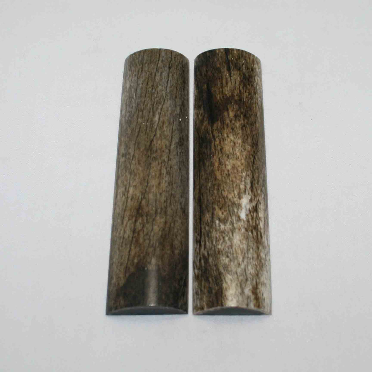 NB104JS57 Giraffe Bone Scales