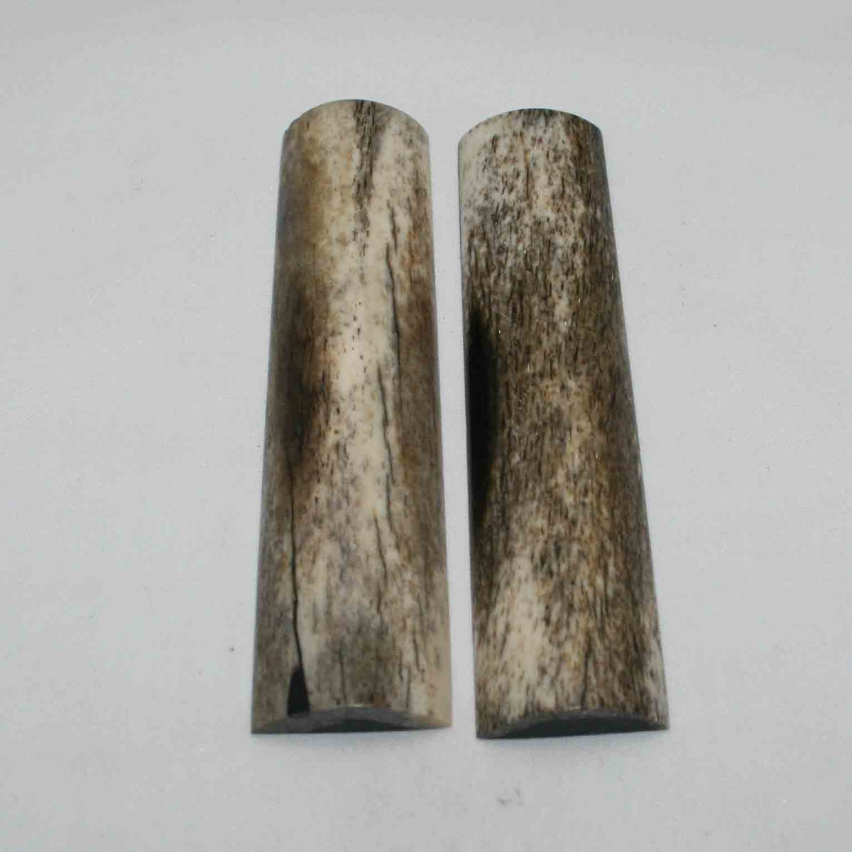 NB104JS59 Giraffe Bone Scales