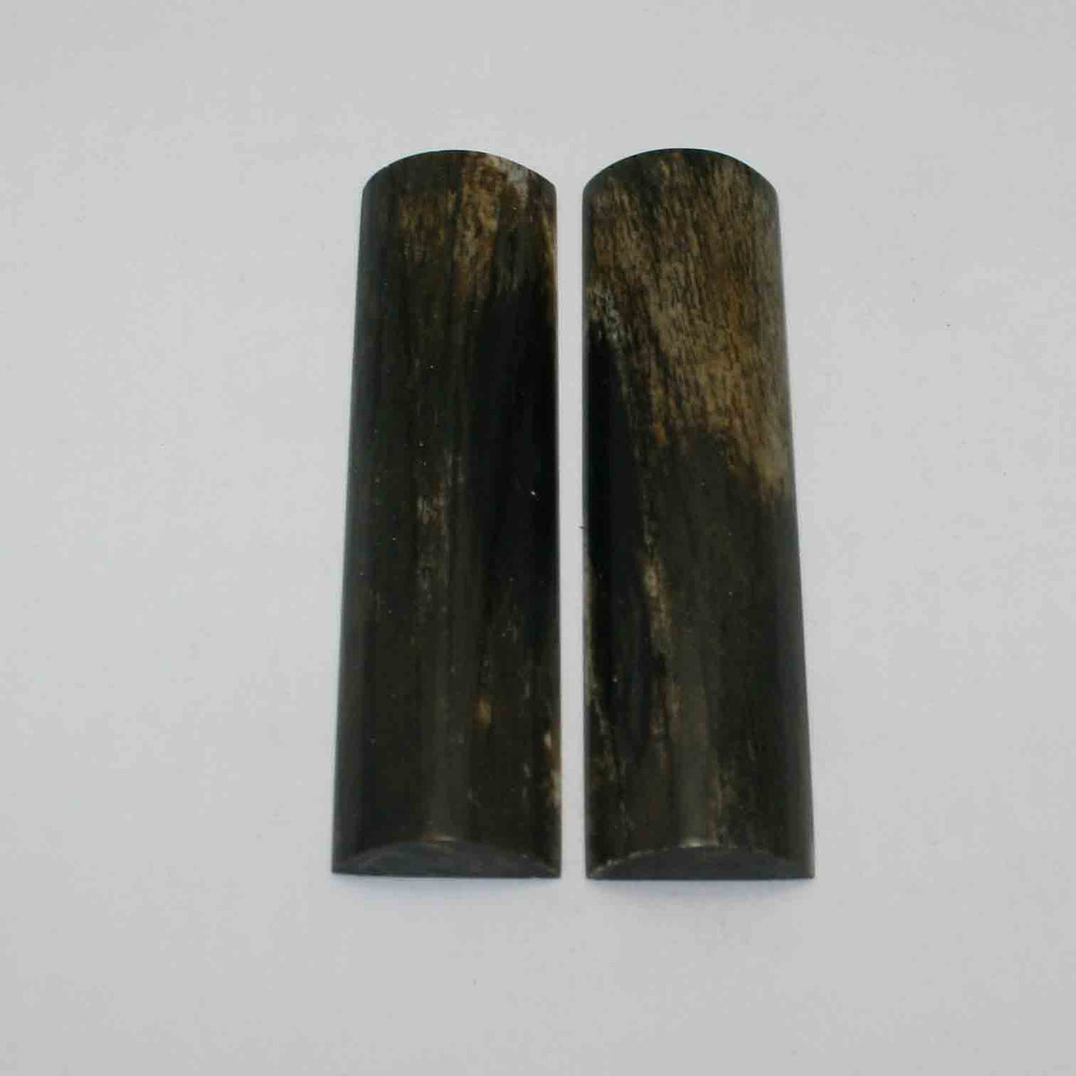 NB104JS61 Giraffe Bone Scales