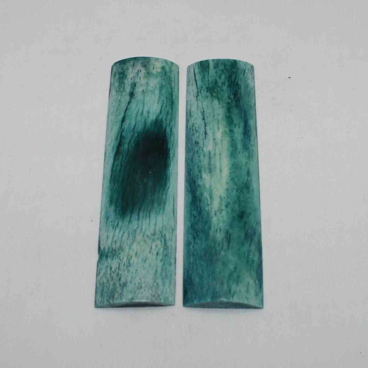 NB104JS65 Giraffe Bone Scales