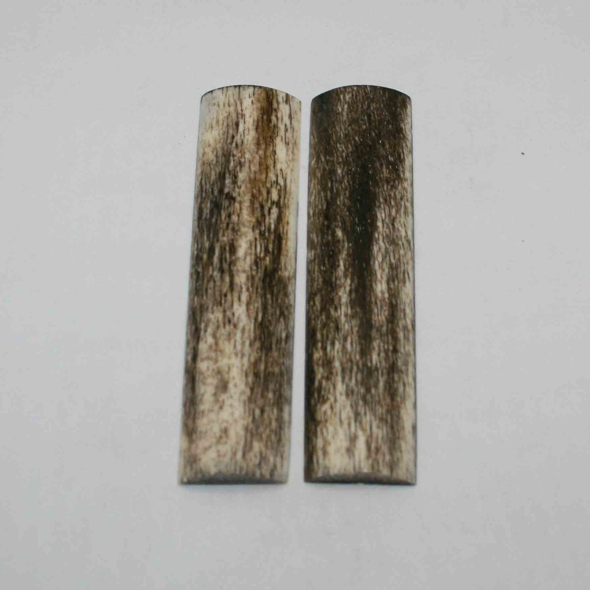 NB104JS75 Giraffe Bone Scales