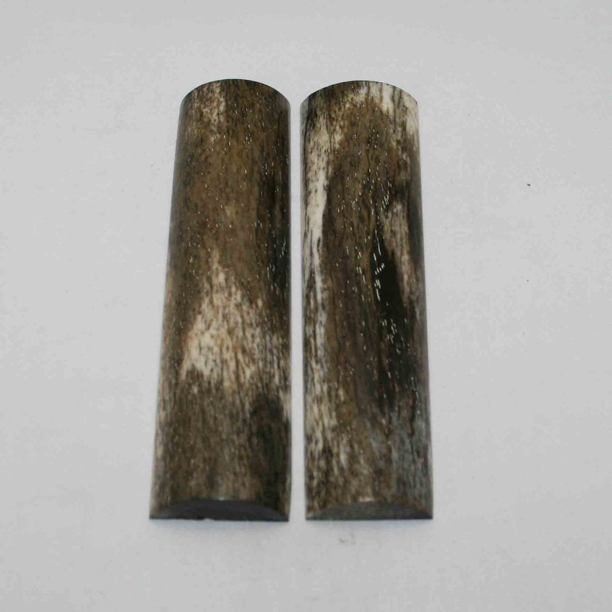 NB104JS79 Giraffe Bone Scales