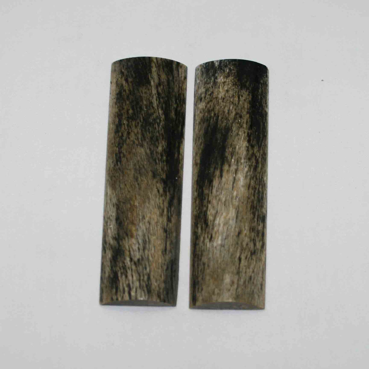 NB104JS84 Giraffe Bone Scales