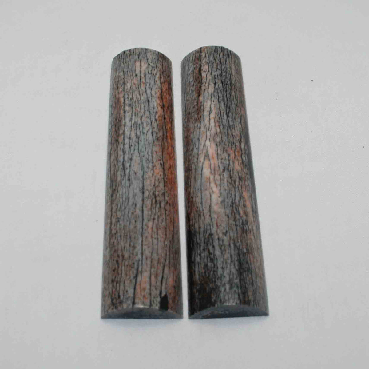 NB104JS91 Giraffe Bone Scales