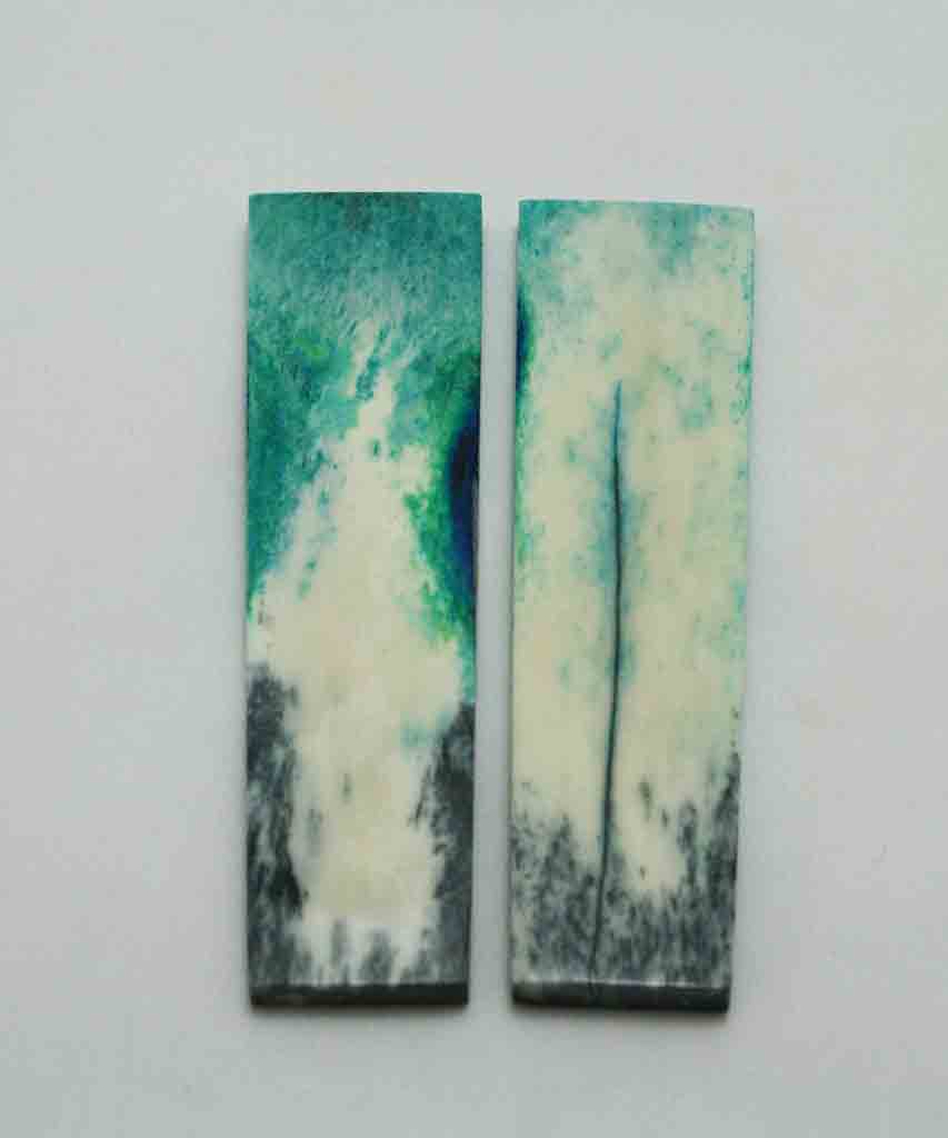 NB104LT76  Giraffe Bone Scales