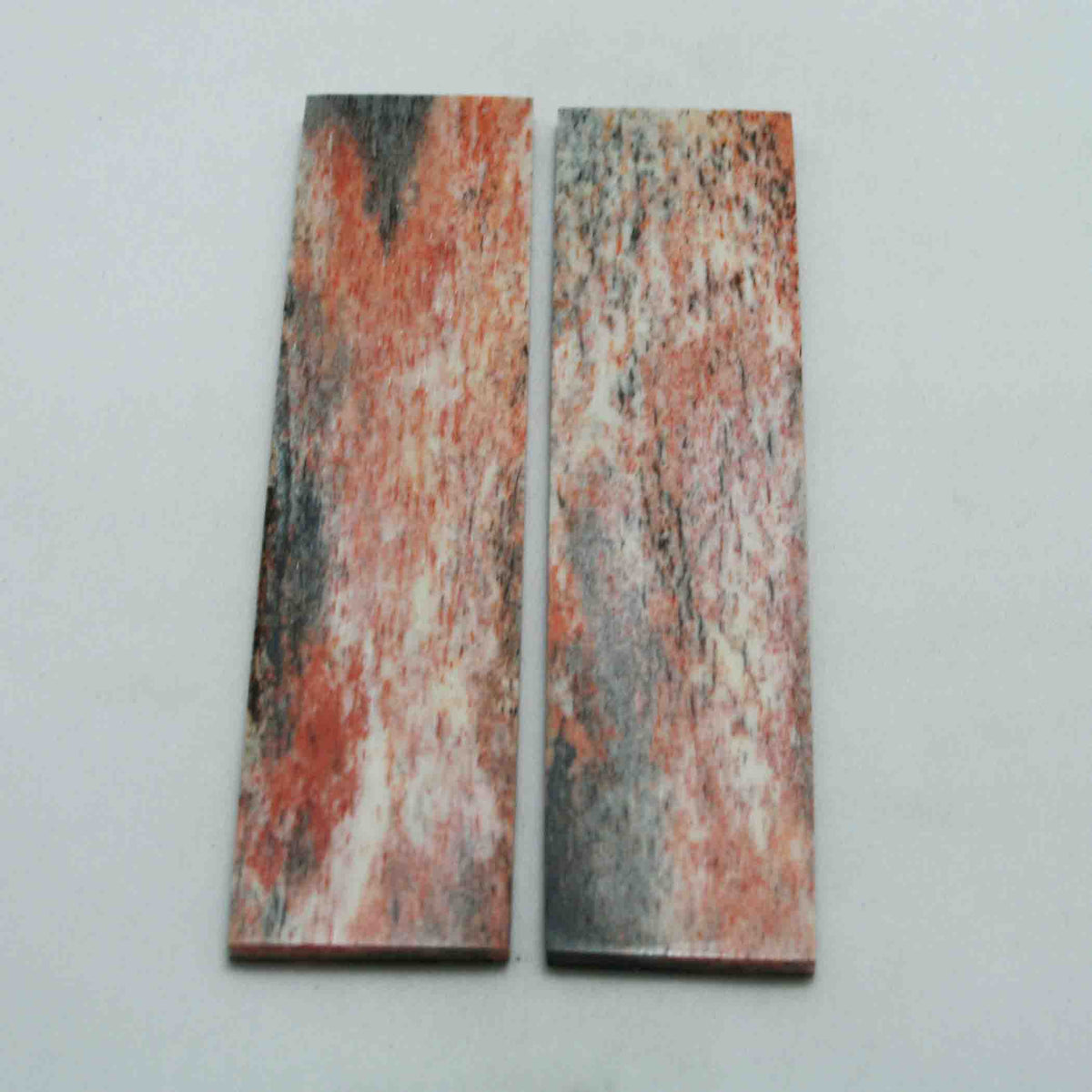 NB104MAN100 Giraffe Bone Scales