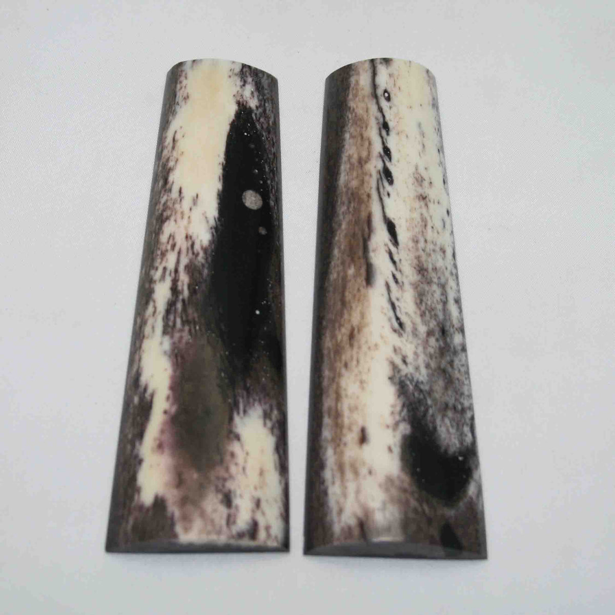 NB104MAN107 Giraffe Bone Scales