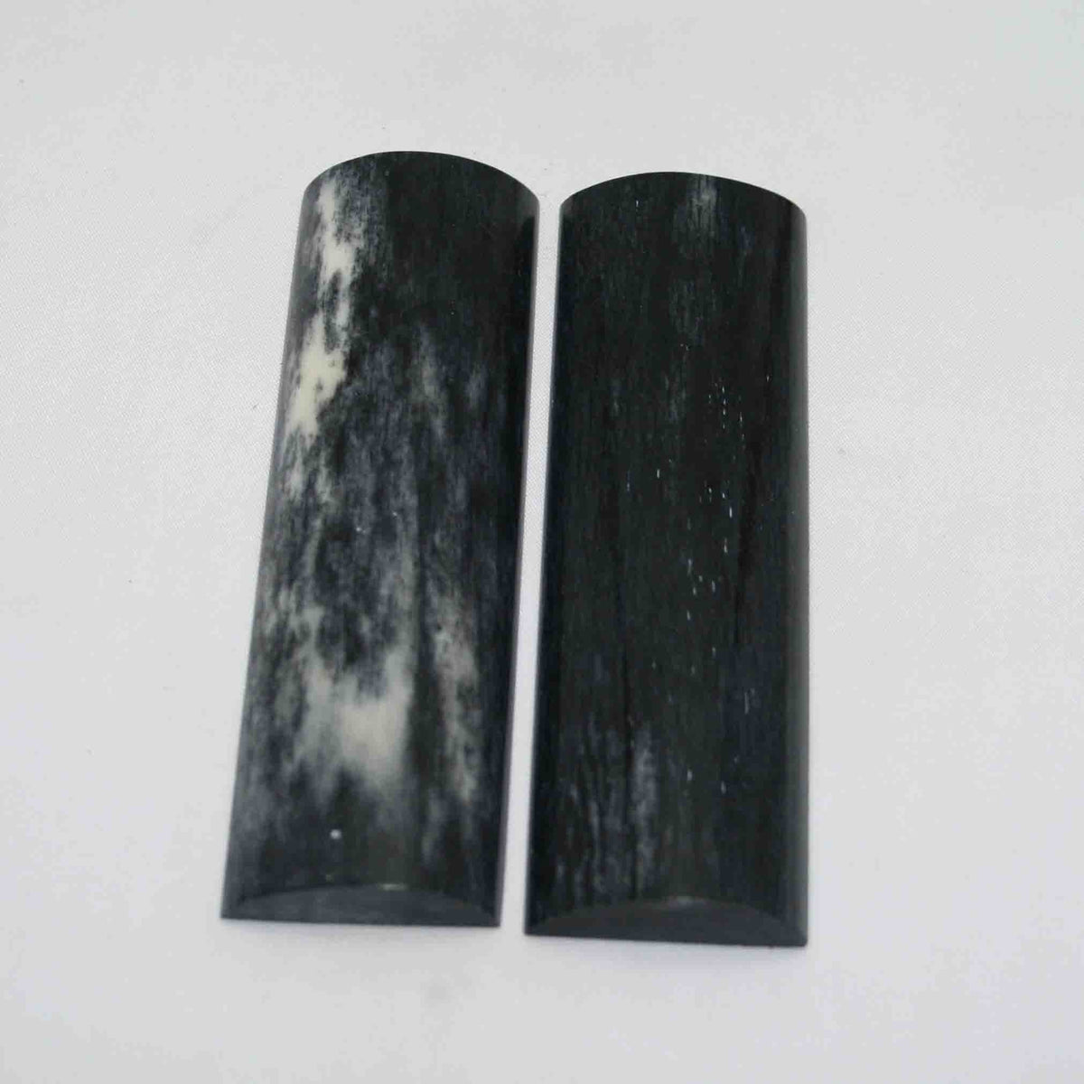 NB104MAN108 Giraffe Bone Scales