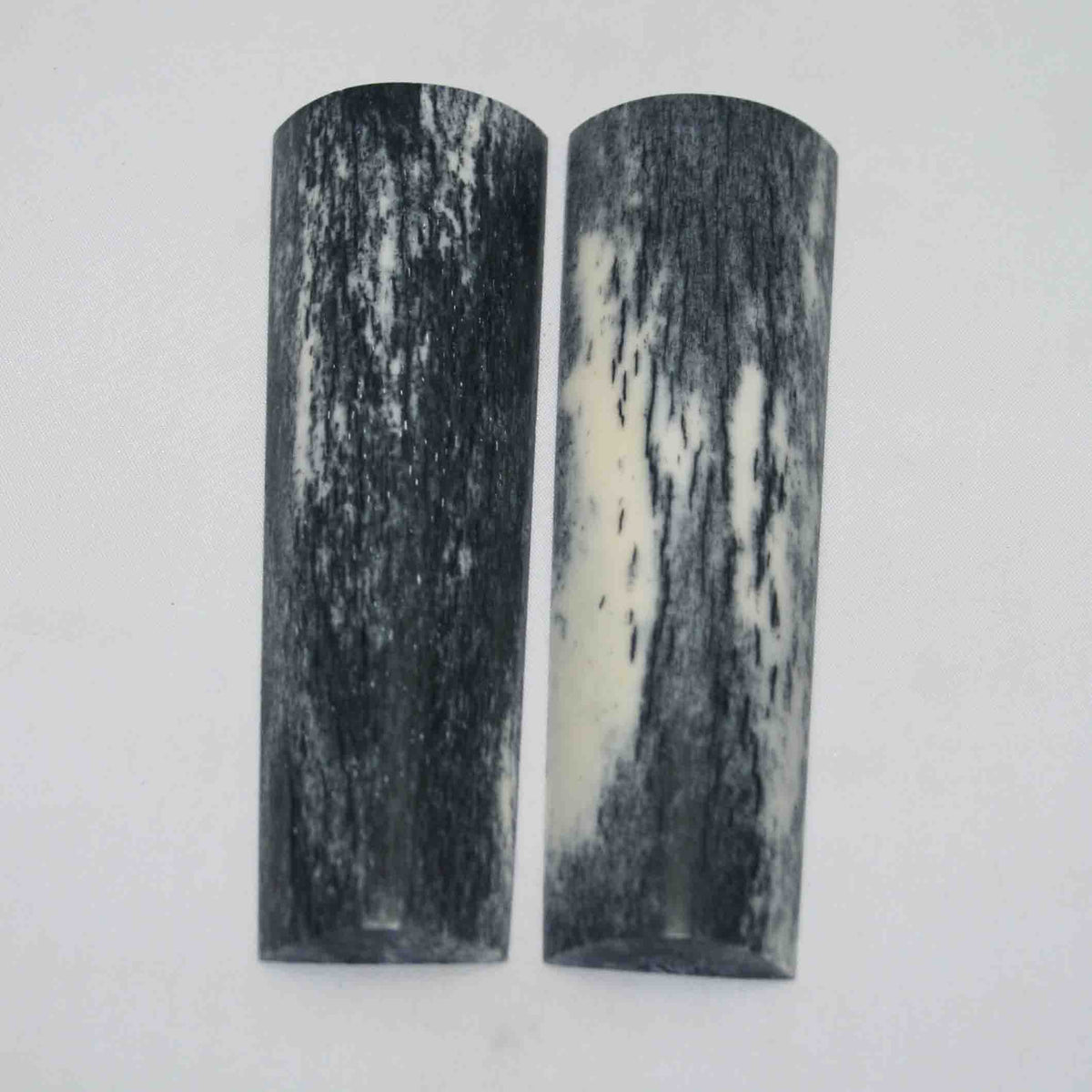 NB104MAN115 Giraffe Bone Scales