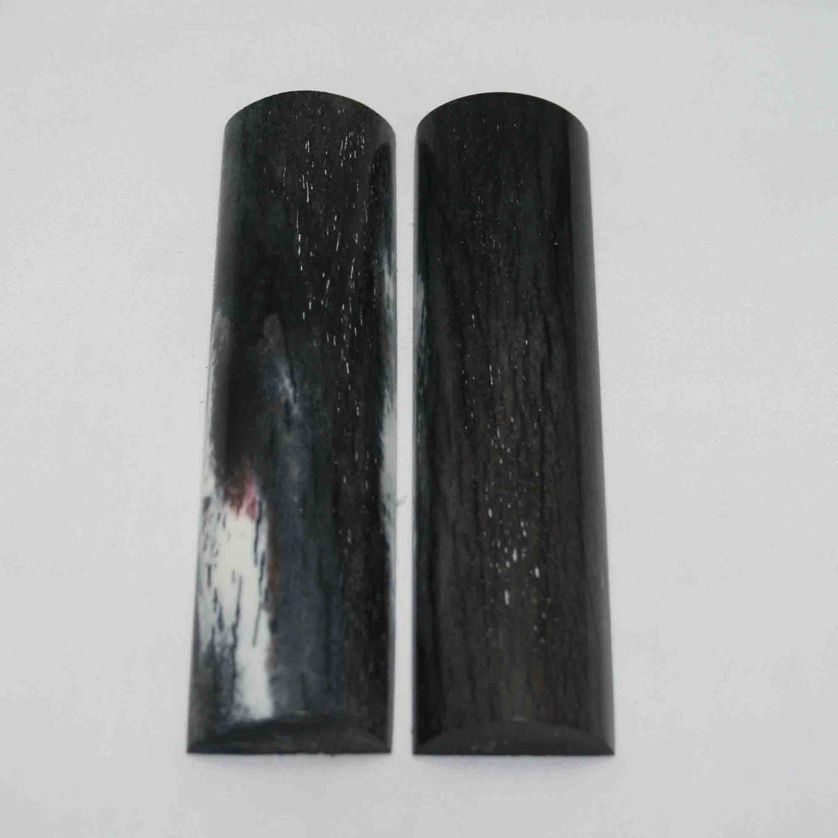 NB104MAN124 Giraffe Bone Scales