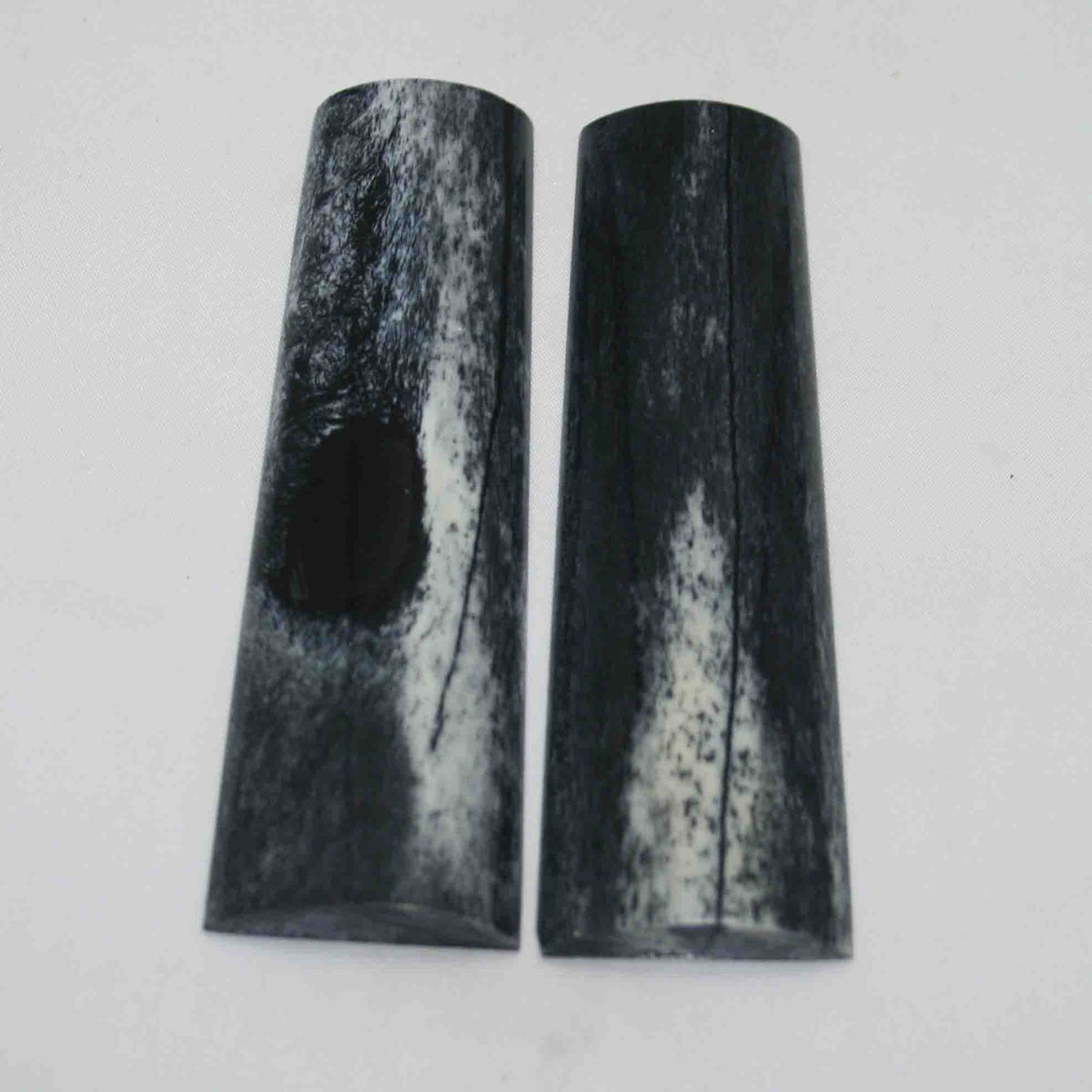 NB104MAN131 Giraffe Bone Scales