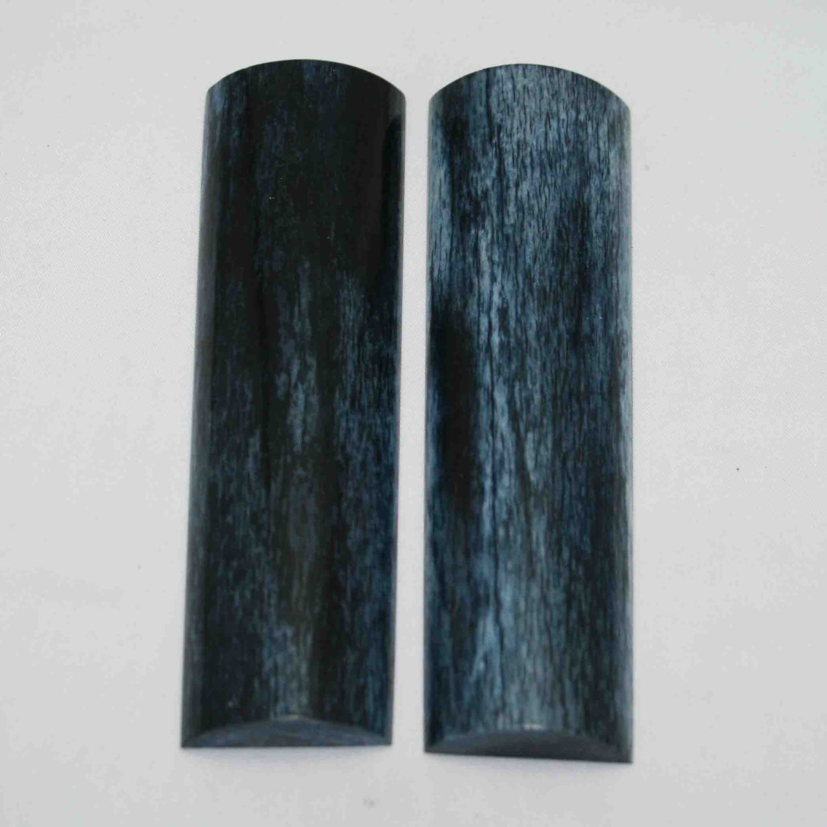 NB104MAN132 Giraffe Bone Scales