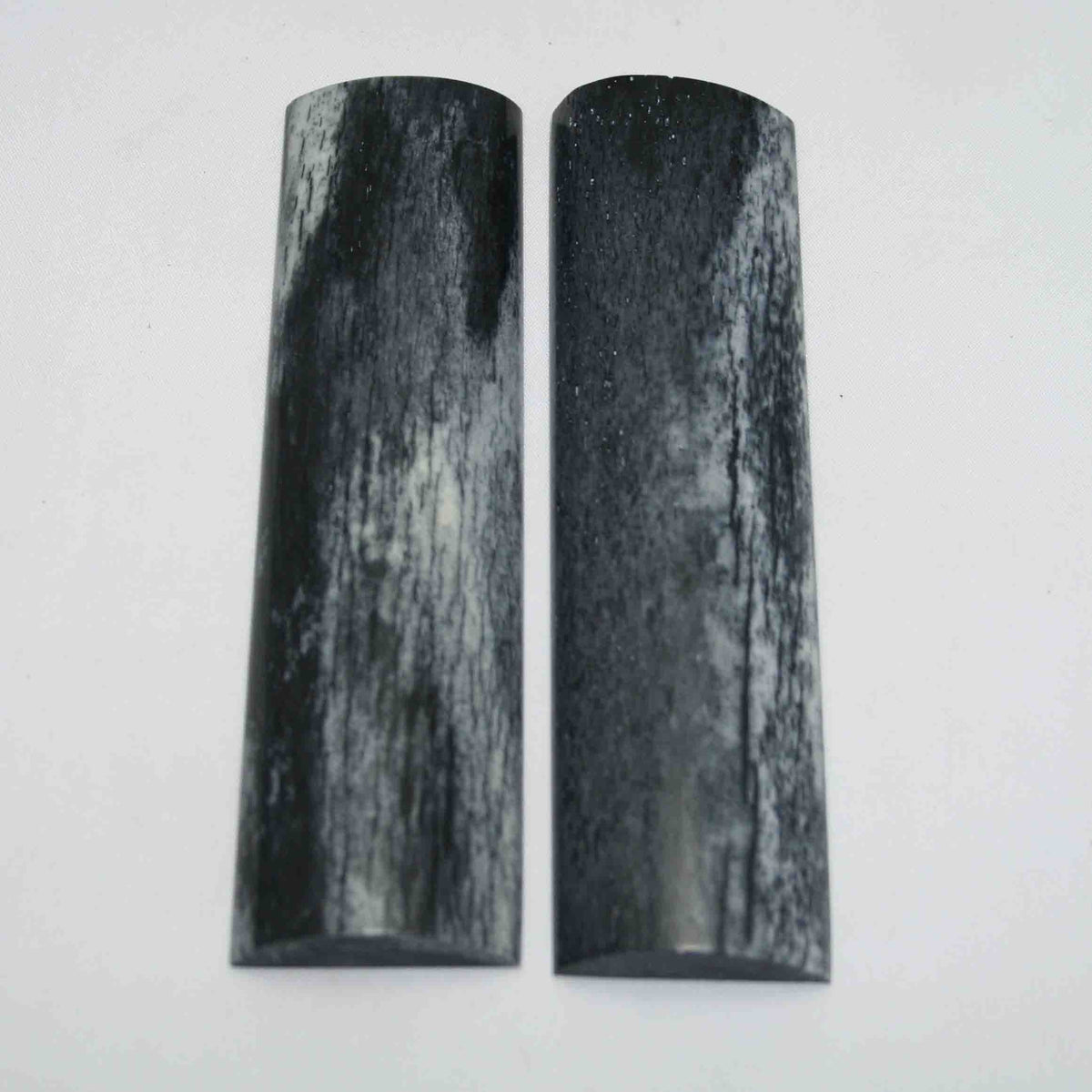 NB104MAN134 Giraffe Bone Scales