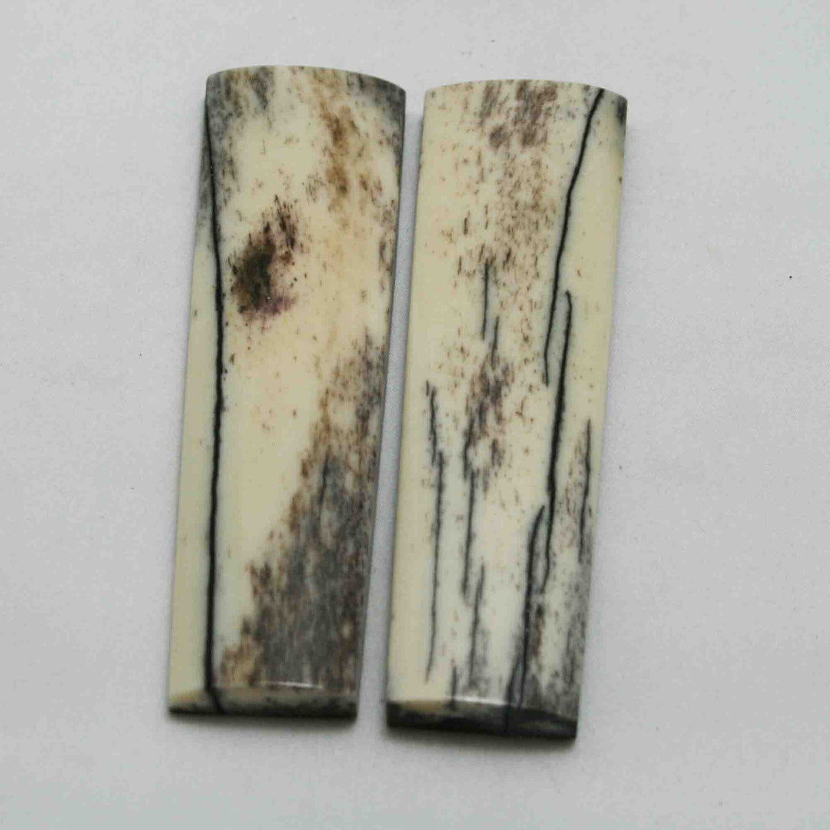 NB104MAN137 Giraffe Bone Scales