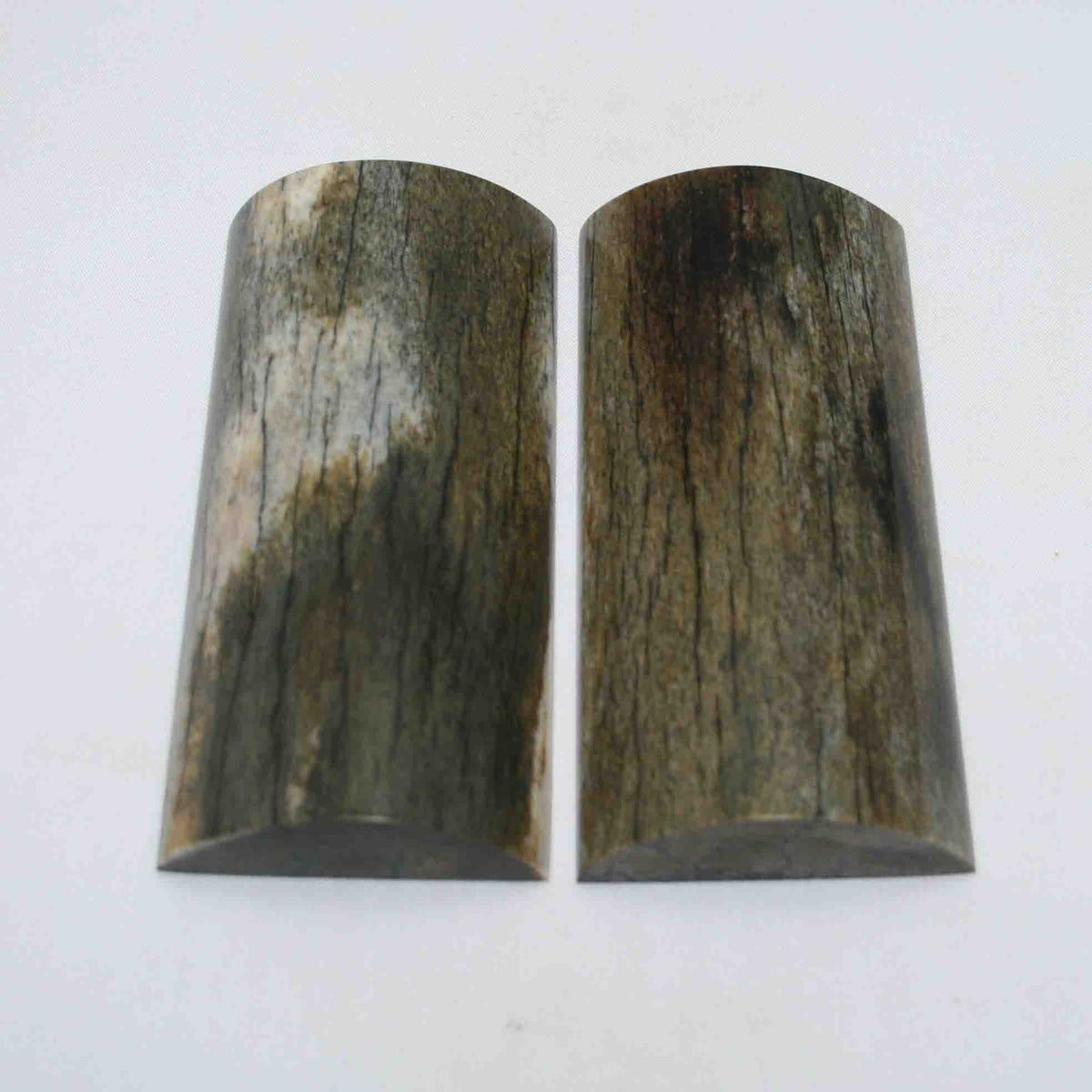 NB104MAN144 Giraffe Bone Scales