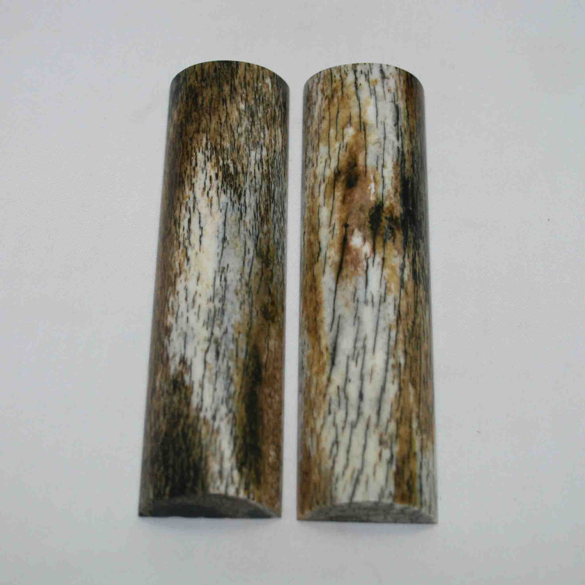 NB104MAN148 Giraffe Bone Scales