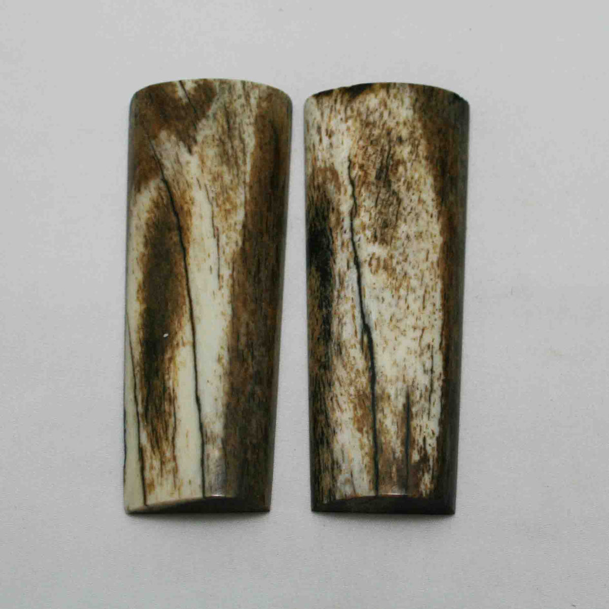 NB104MAN151 Giraffe Bone Scales