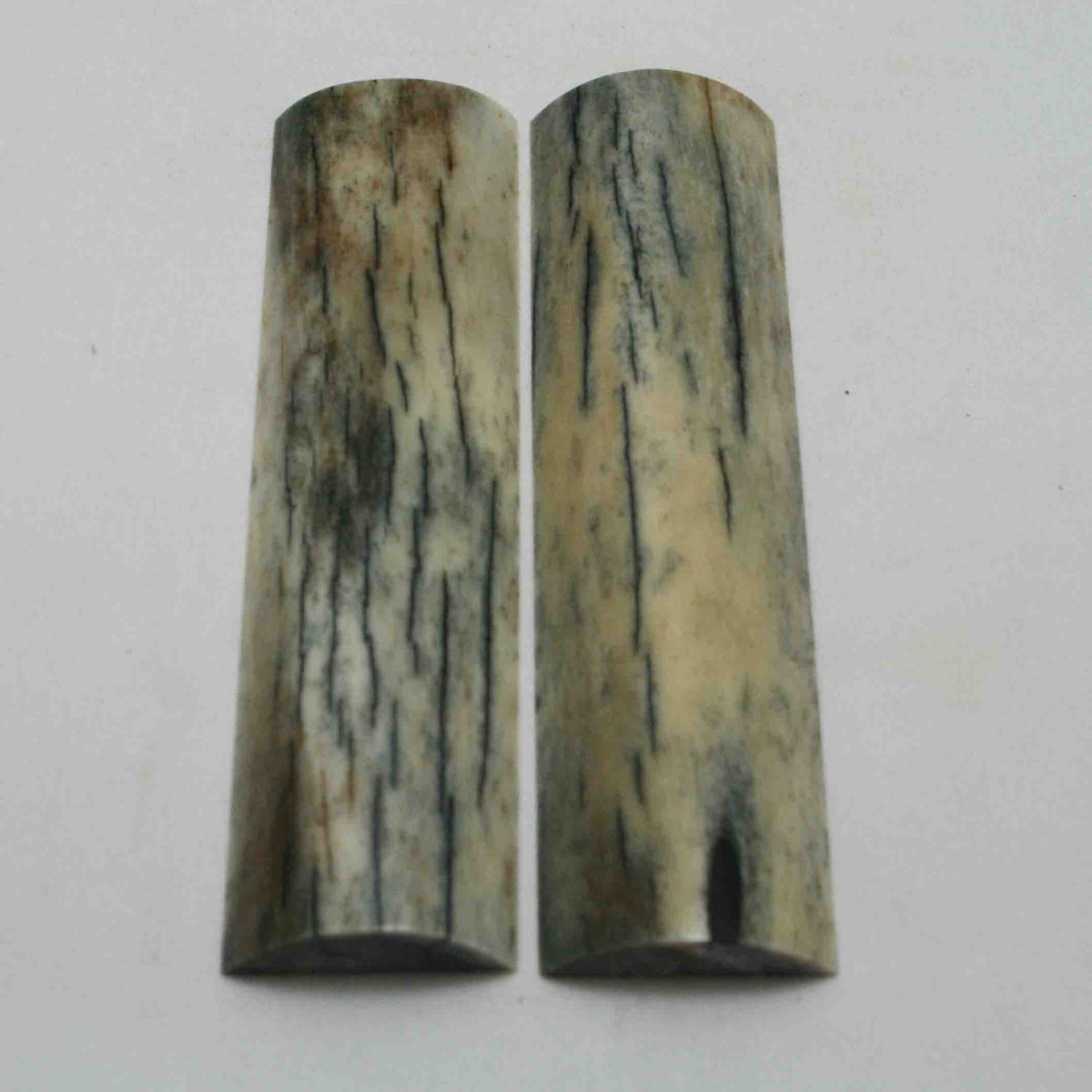 NB104MAN153 Giraffe Bone Scales