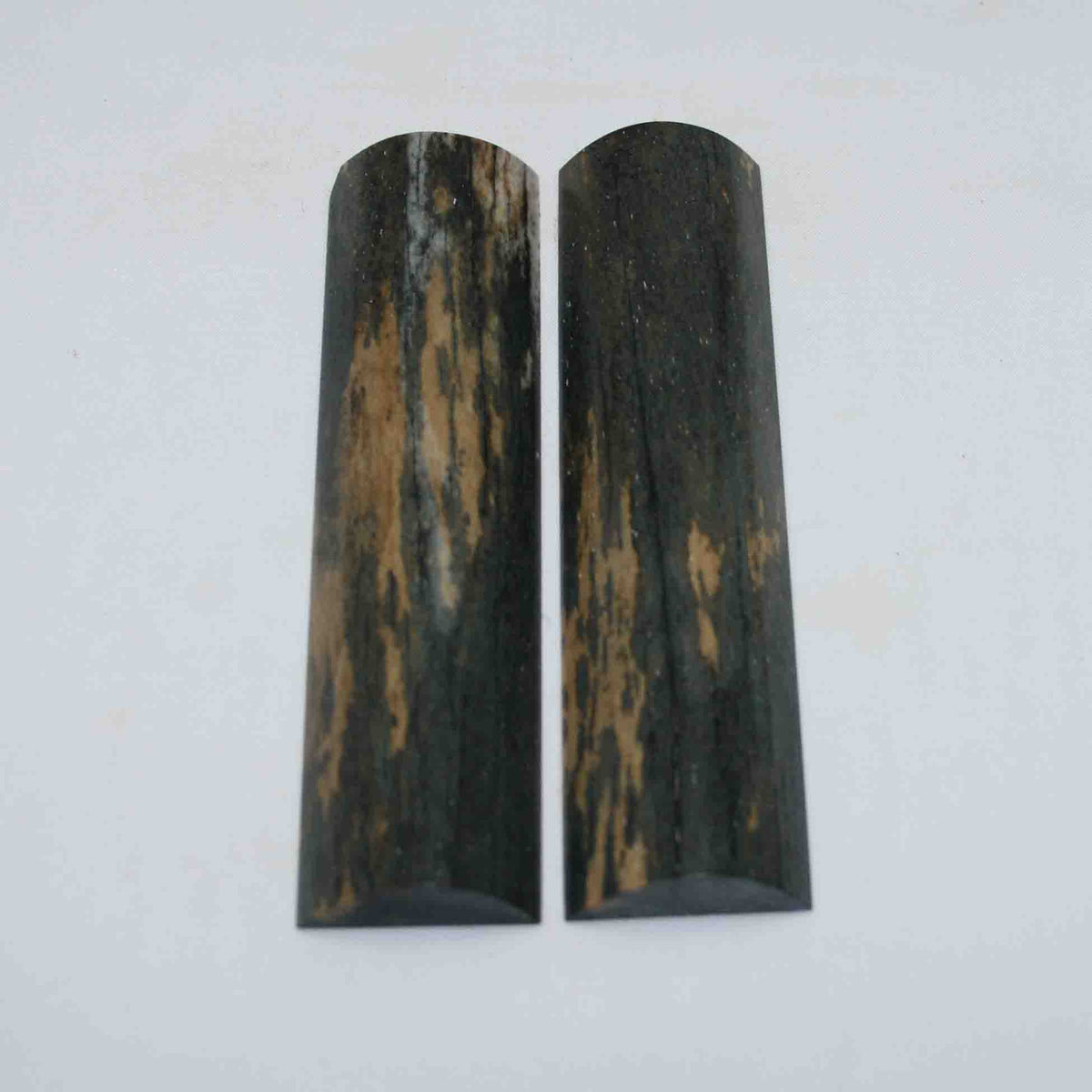 NB104MAN163 Giraffe Bone Scales