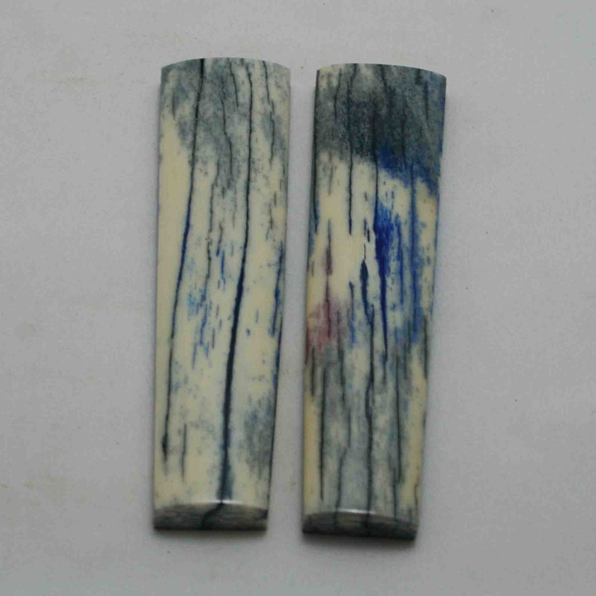 NB104MAN164 Giraffe Bone Scales