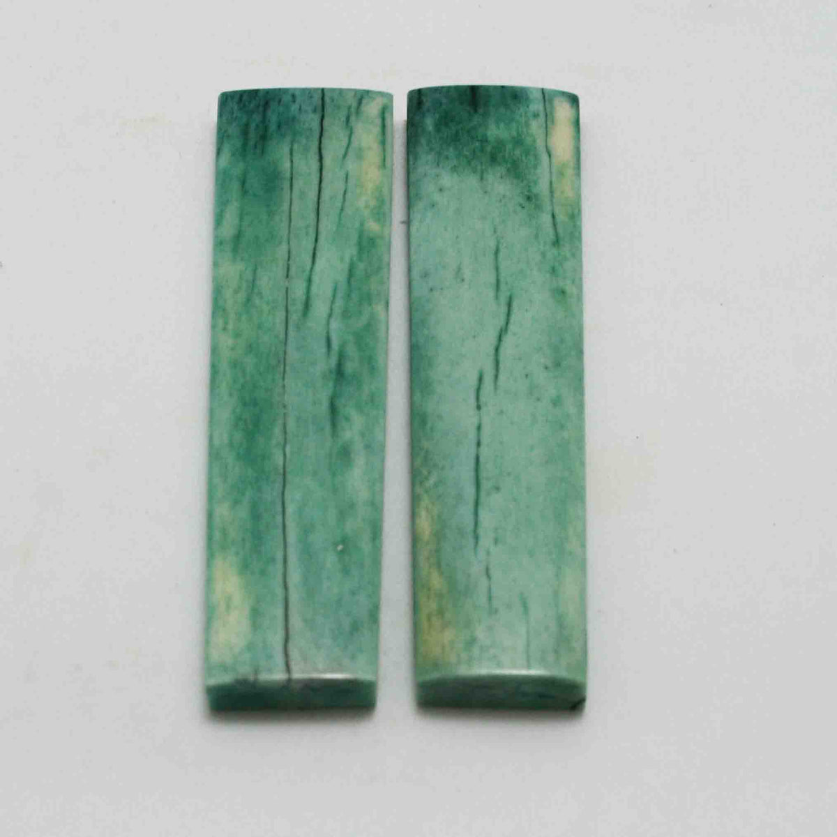 NB104MAN168 Giraffe Bone Scales