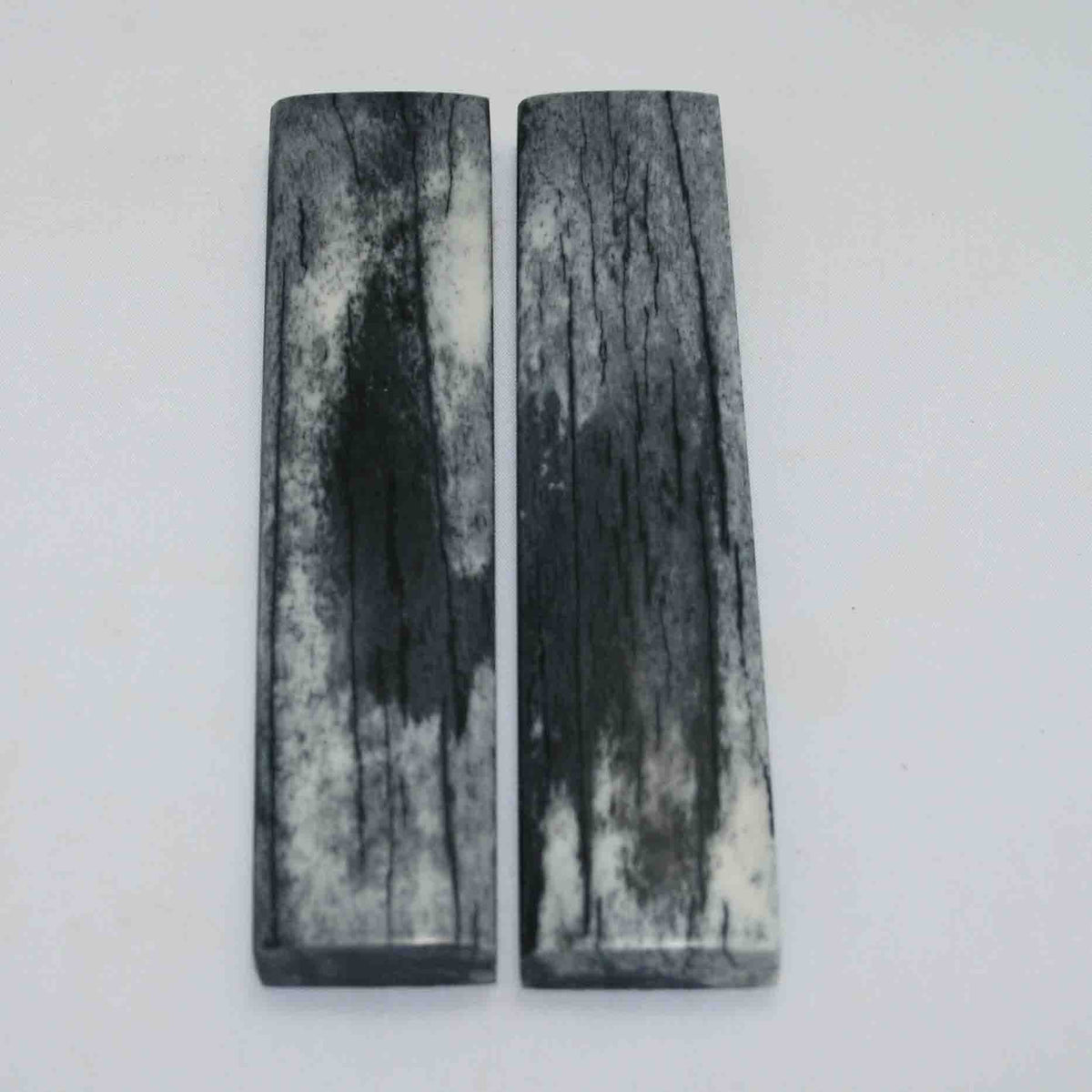 NB104MAN169 Giraffe Bone Scales