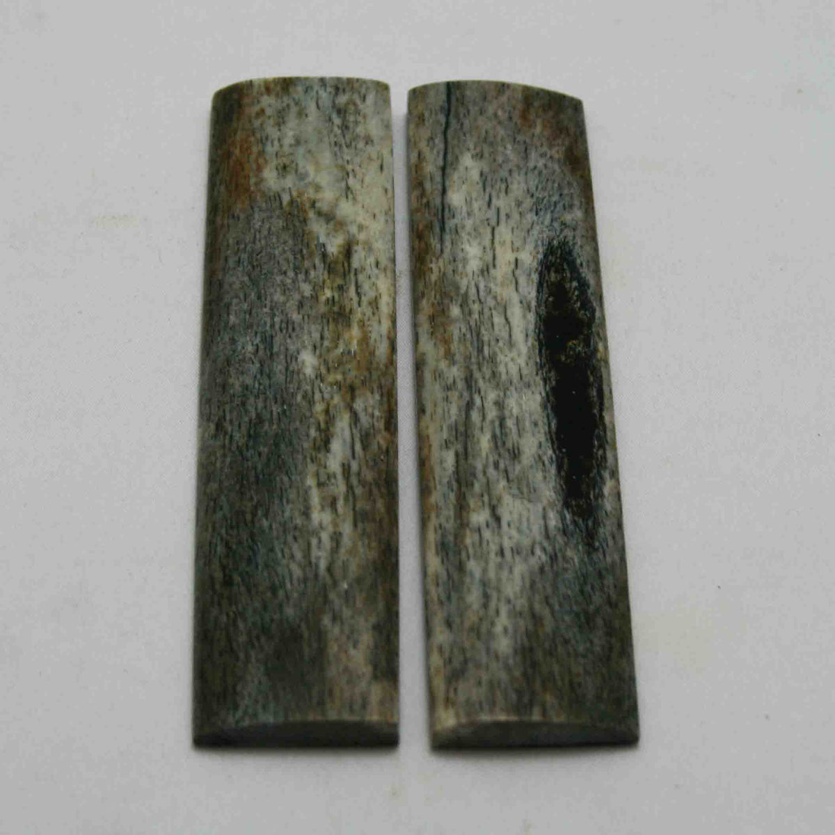 NB104MAN174 Giraffe Bone Scales