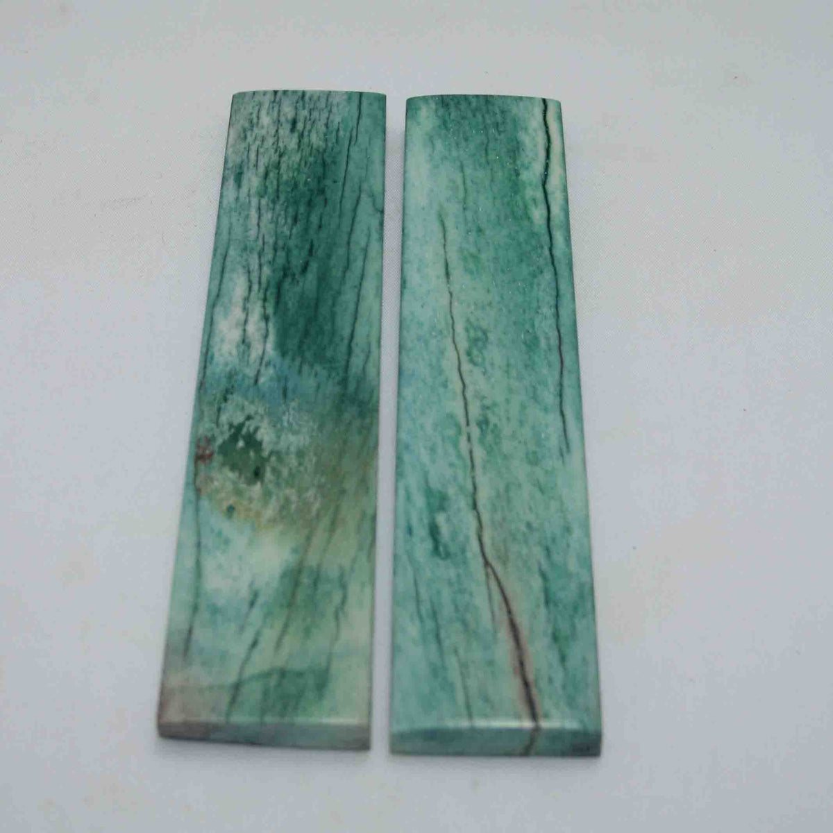 NB104MAN180 Giraffe Bone Scales