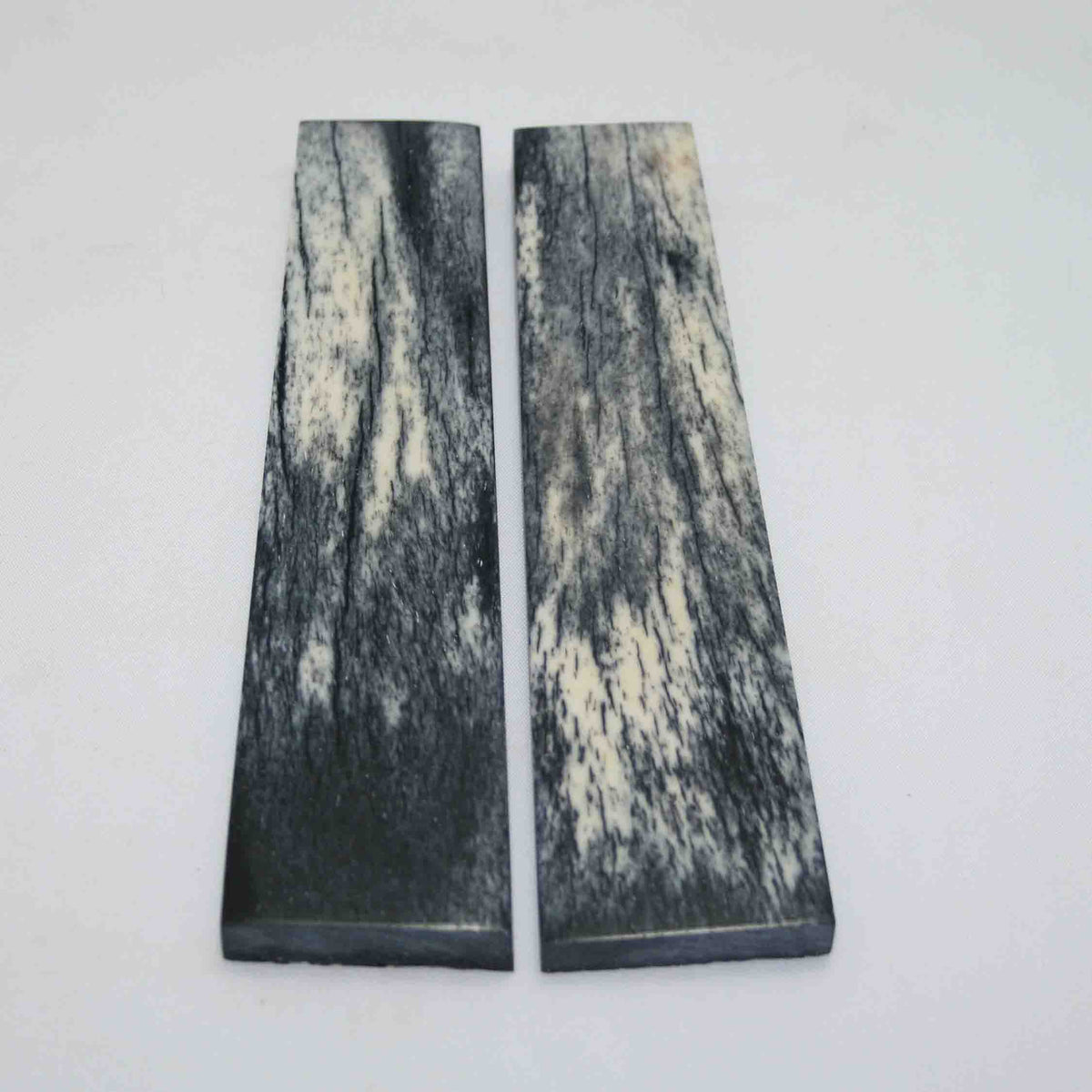 NB104MAN188 Giraffe Bone Scales