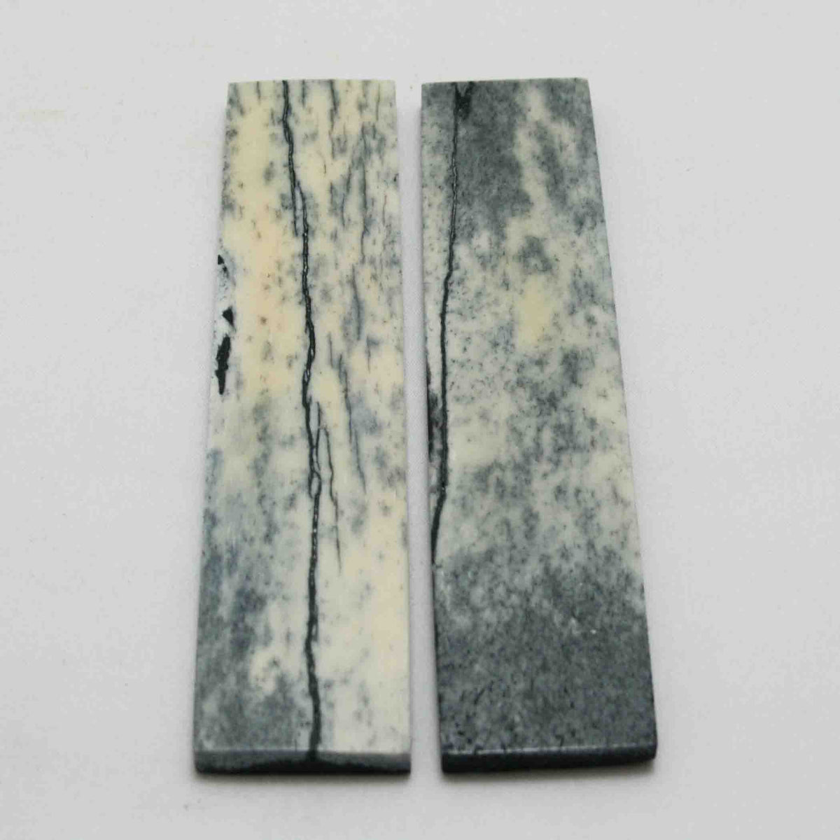 NB104MAN200 Giraffe Bone Scales