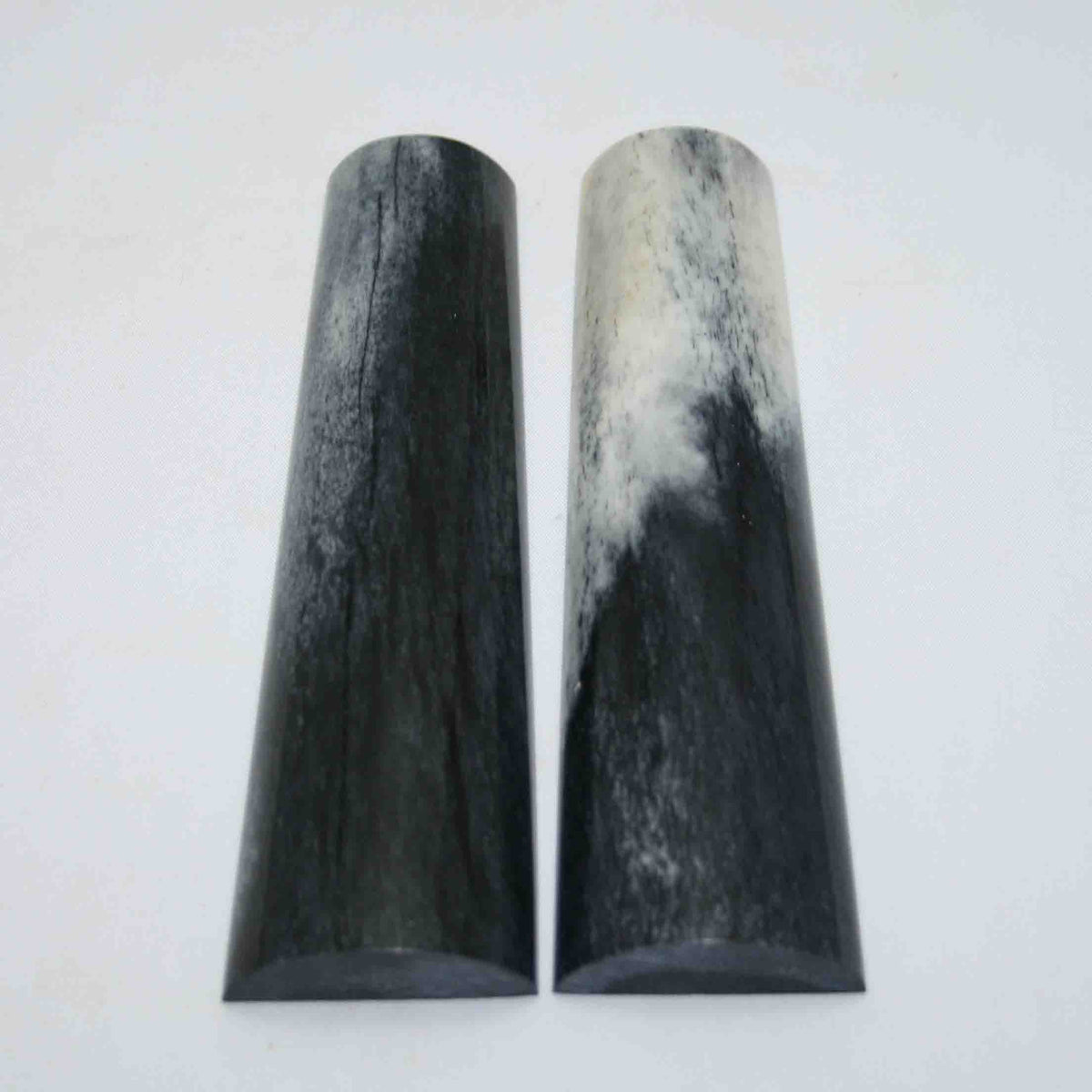 NB104MAN210 Giraffe Bone Scales