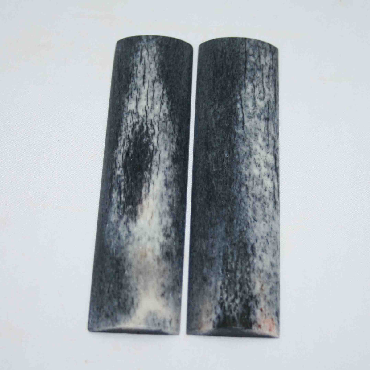 NB104MAN212 Giraffe Bone Scales