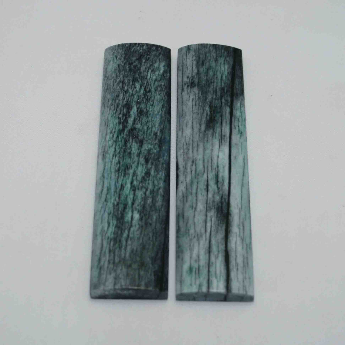 NB104MAN21 Giraffe Bone Scales