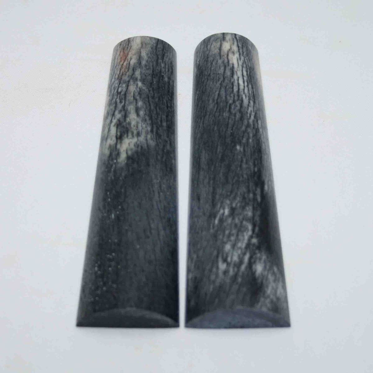 NB104MAN221 Giraffe Bone Scales