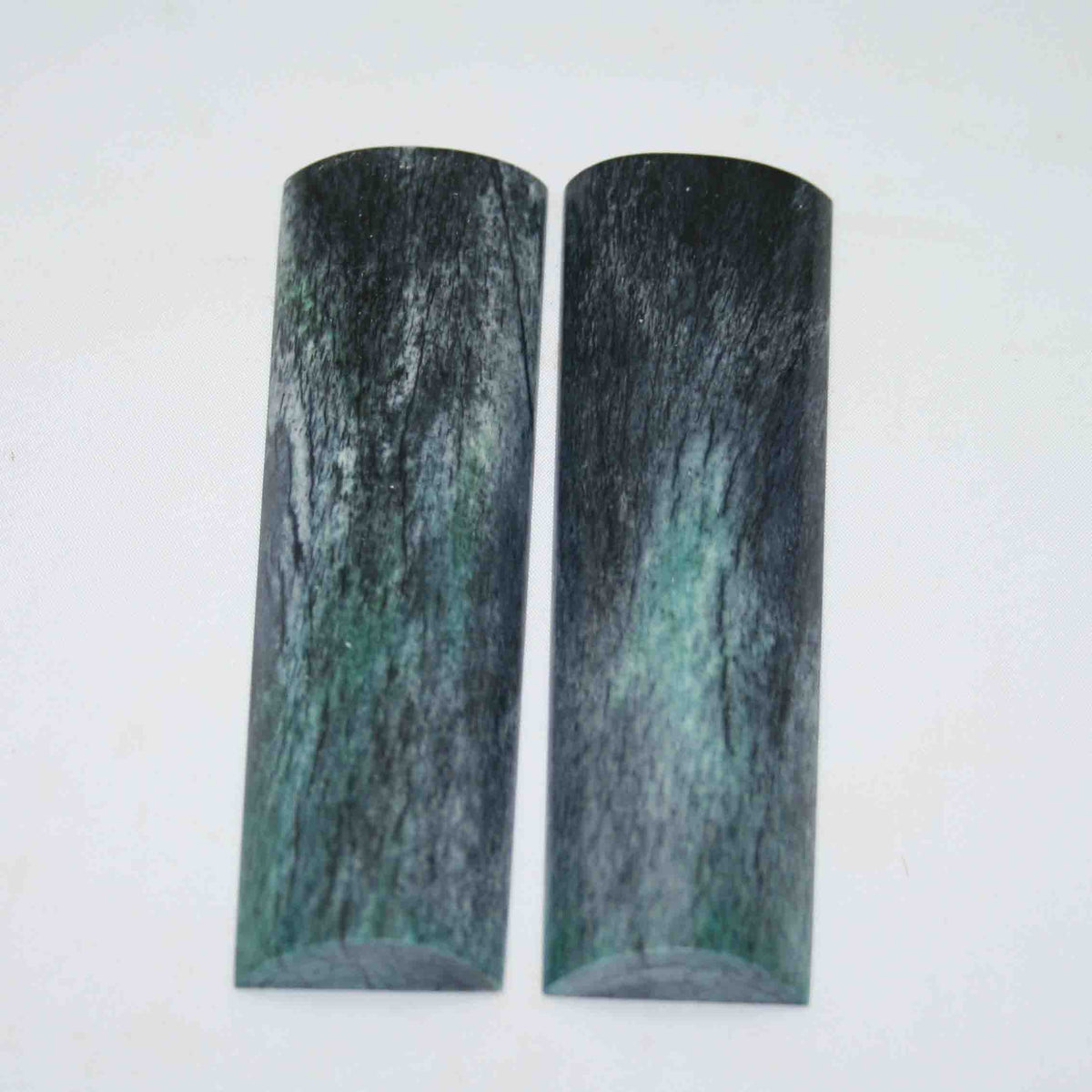 NB104MAN225 Giraffe Bone Scales