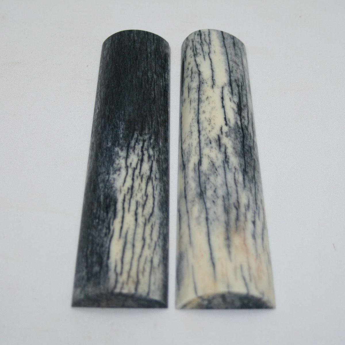 NB104MAN242 Giraffe Bone Scales