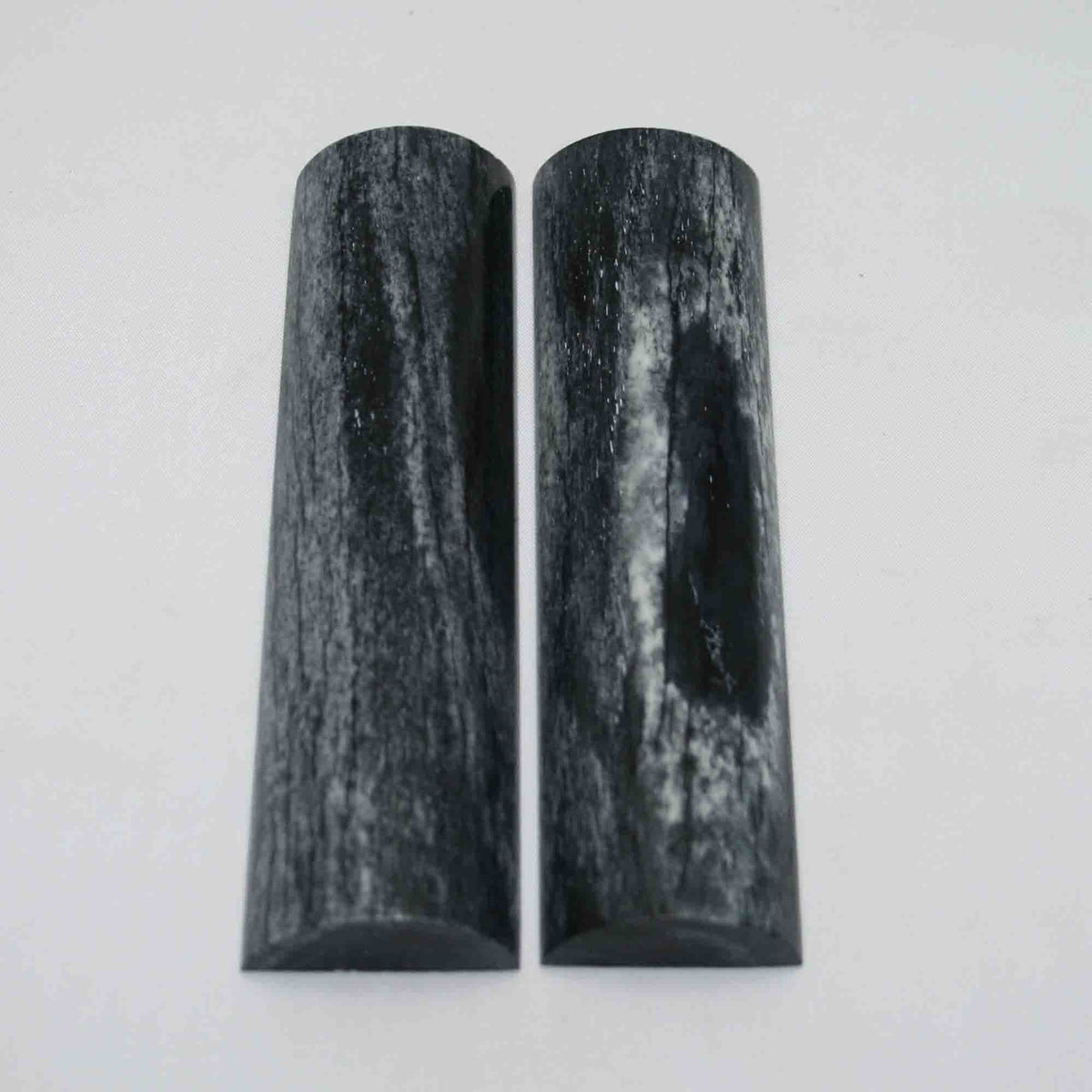 NB104MAN32 Giraffe Bone Scales