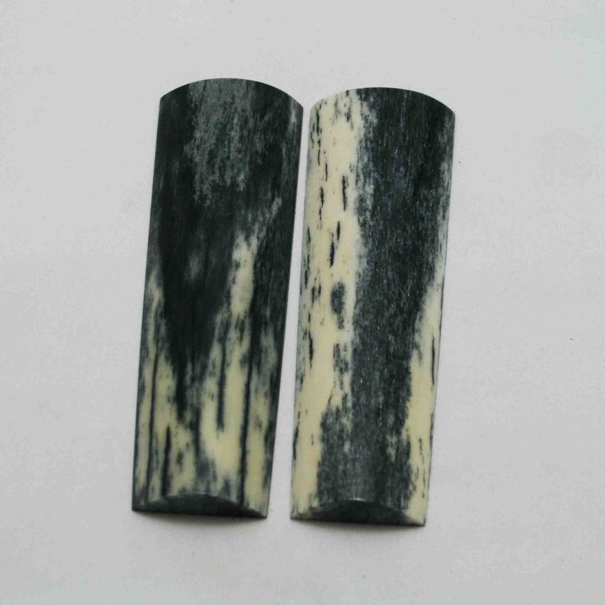 NB104MAN37 Giraffe Bone Scales