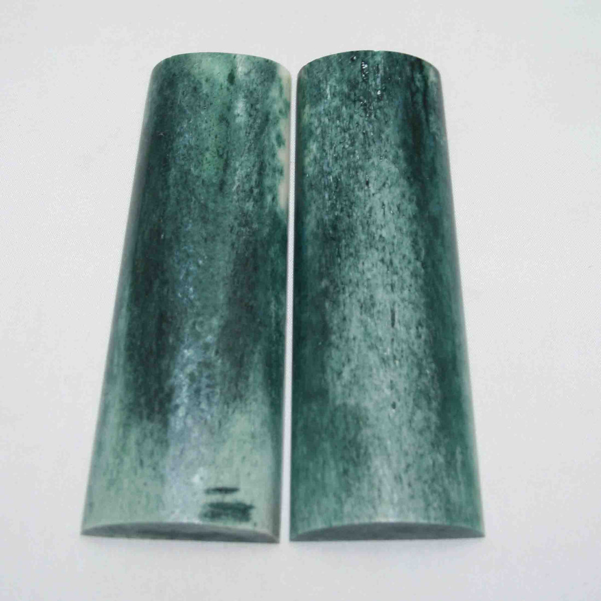 NB104MAN46 Giraffe Bone Scales