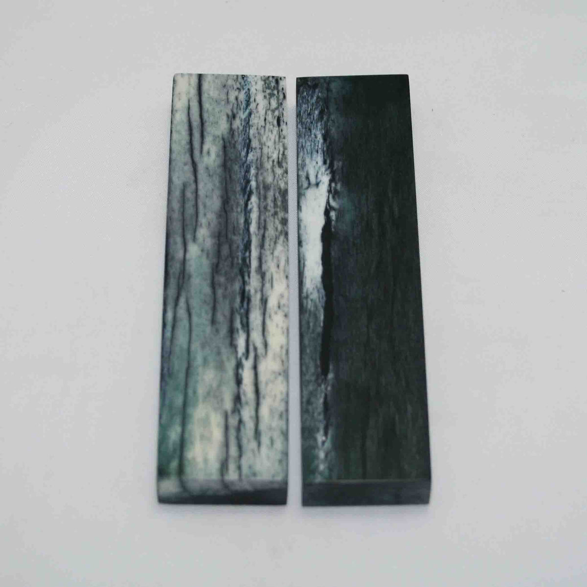 NB104MAN4 Giraffe Bone Scales