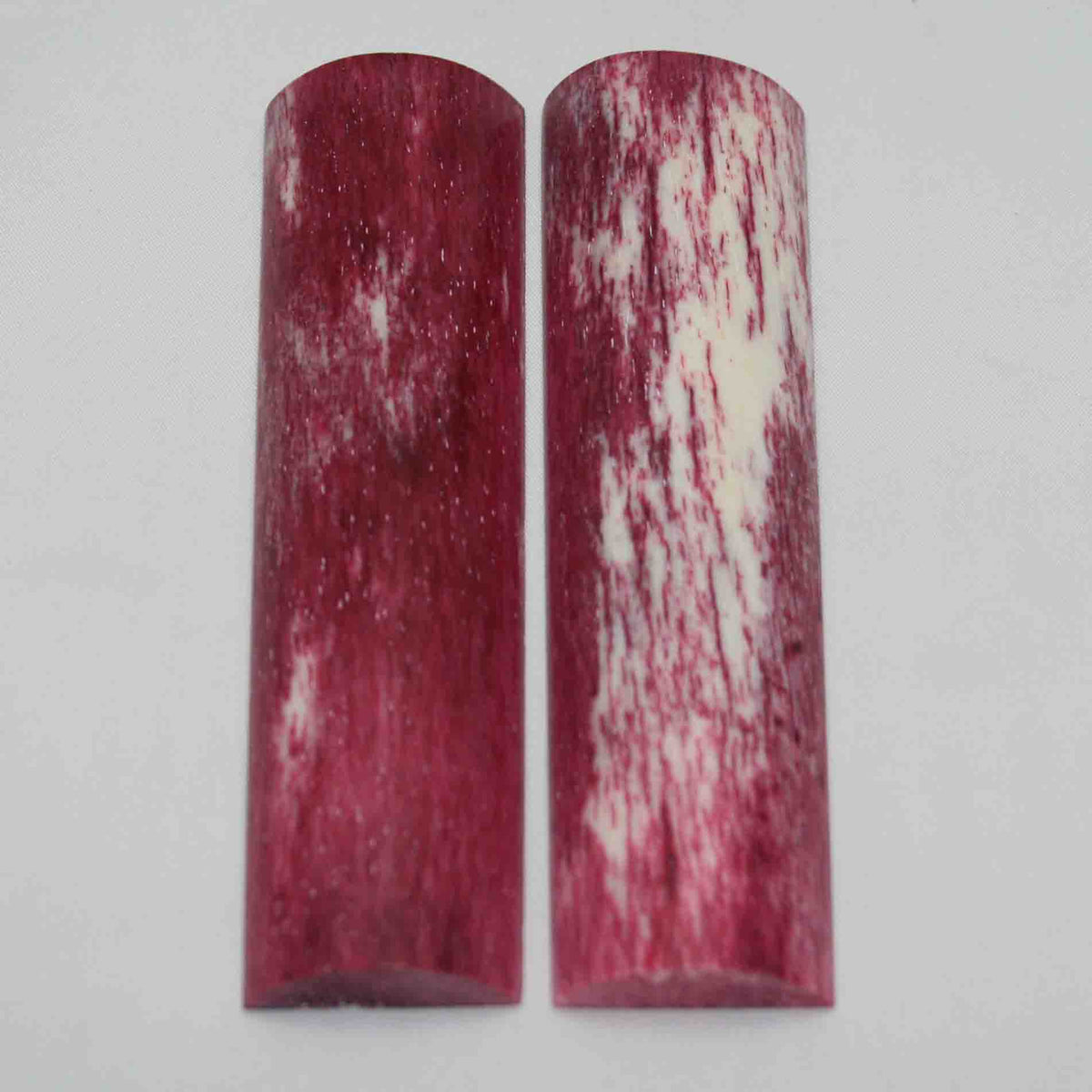 NB104MAN5 Giraffe Bone Scales