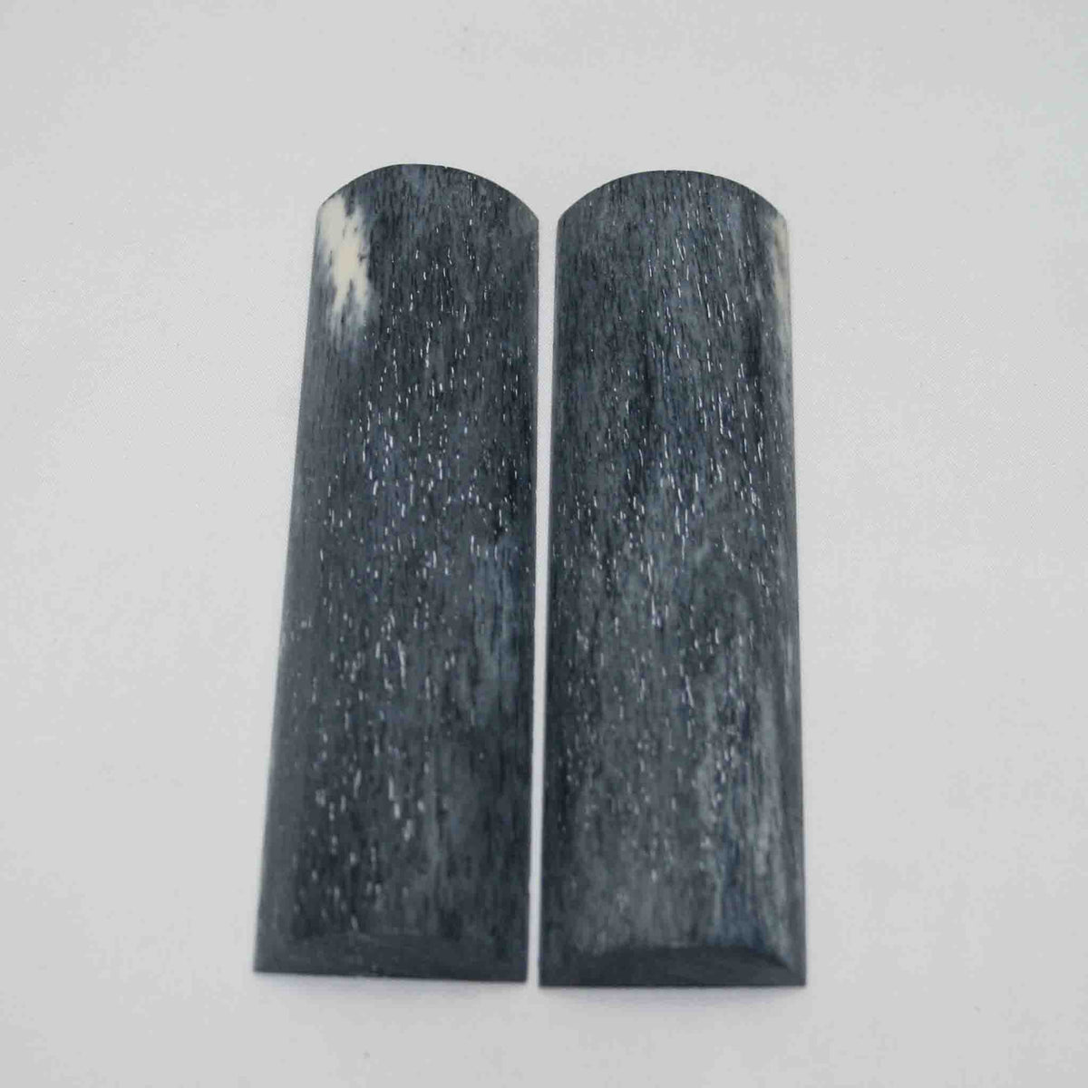 NB104MAN70 Giraffe Bone Scales