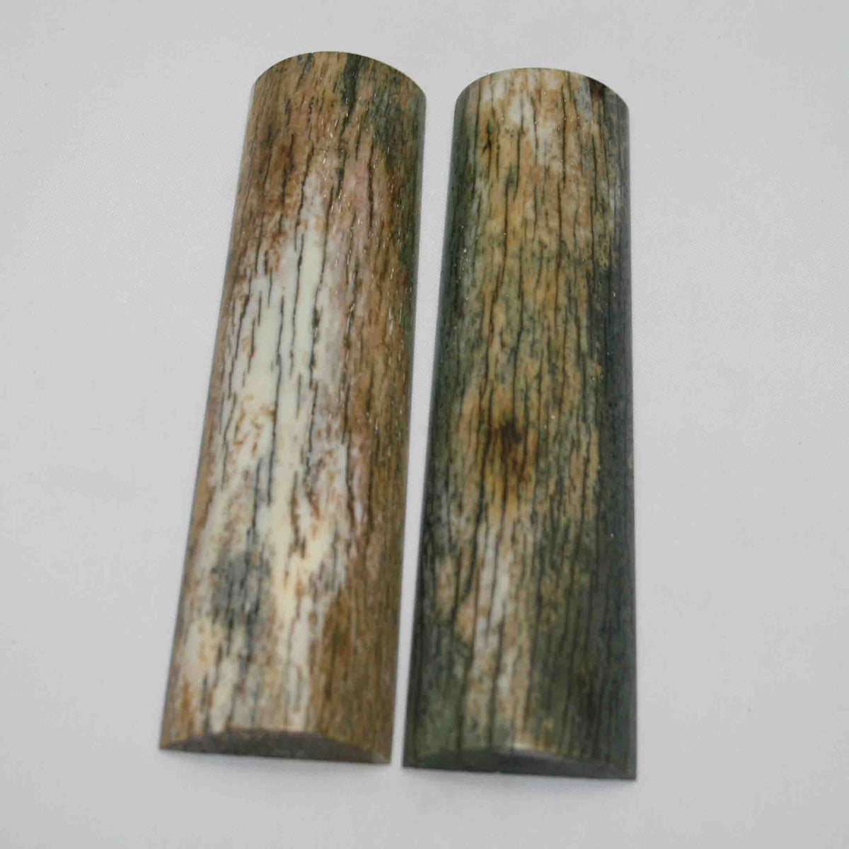 NB104MAN71 Giraffe Bone Scales