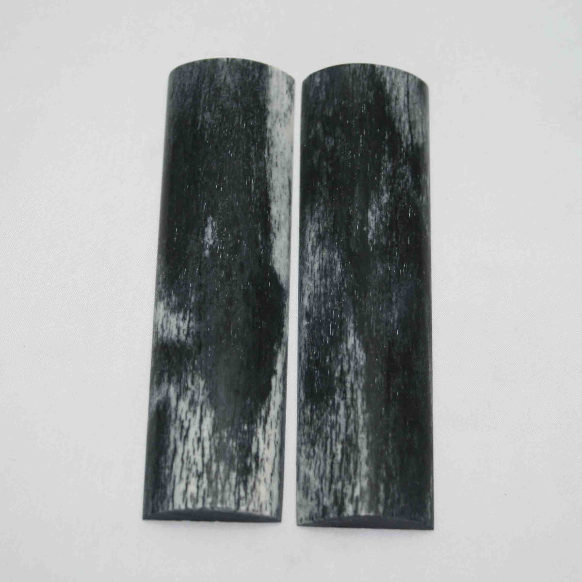 NB104MAN72 Giraffe Bone Scales