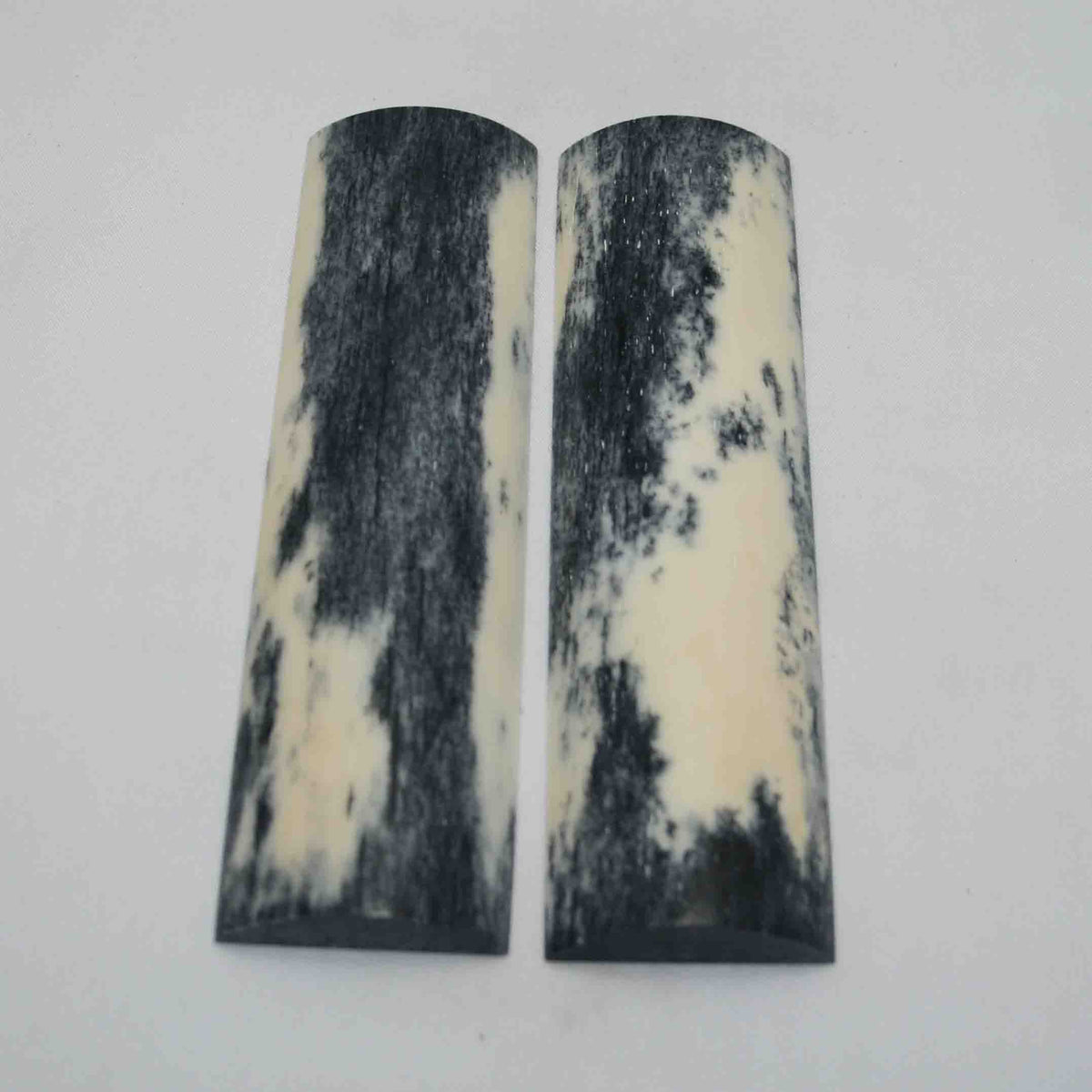 NB104MAN75 Giraffe Bone Scales