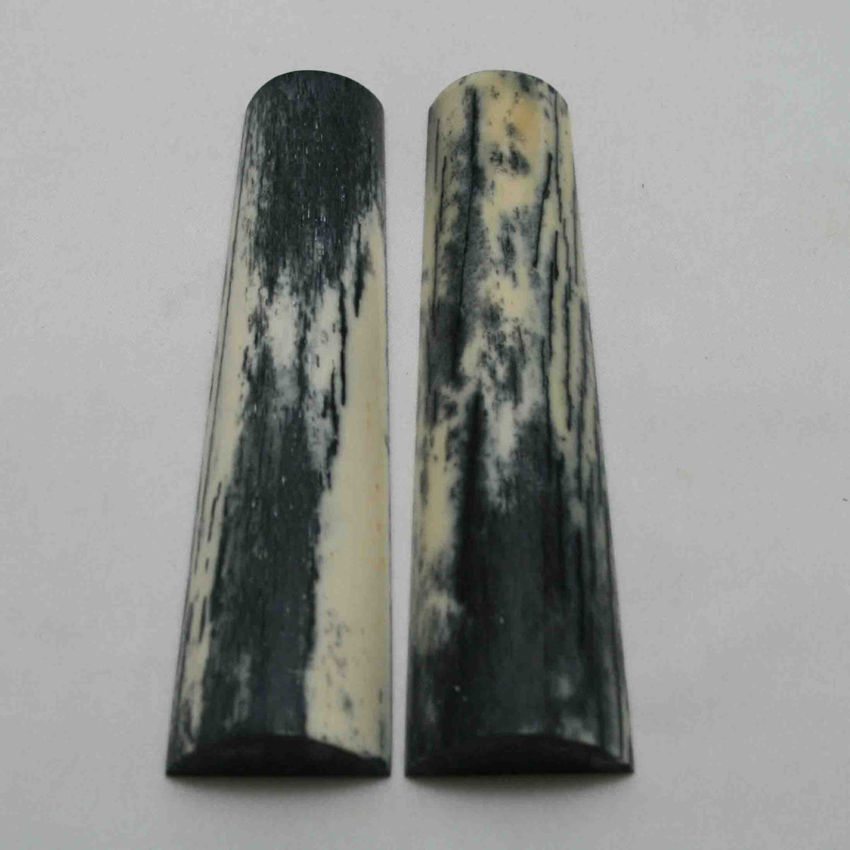 NB104MAN7 Giraffe Bone Scales