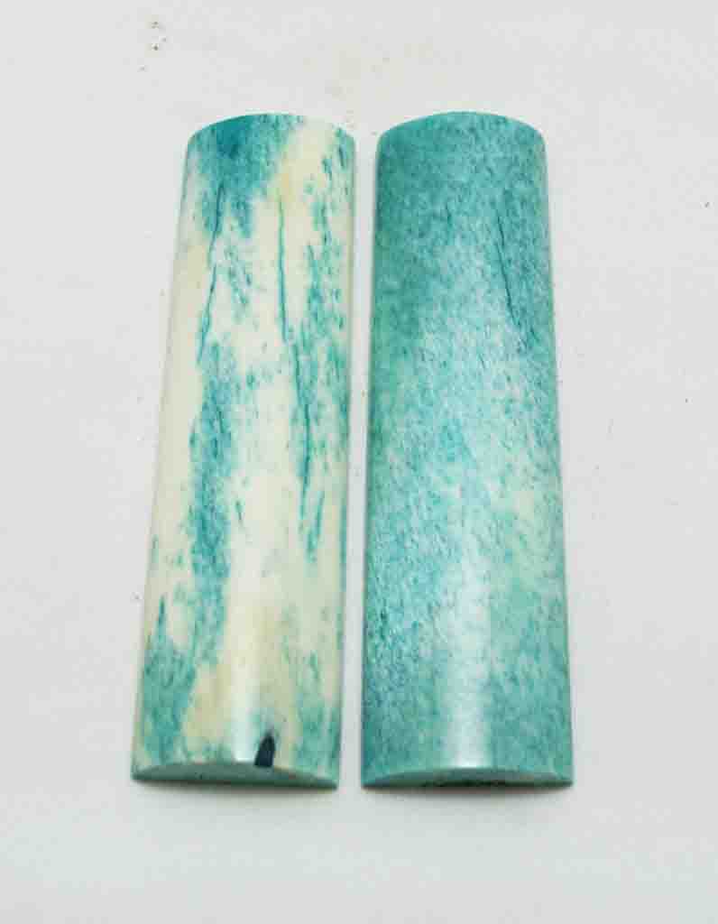 NB104MF21  Giraffe Bone Scales